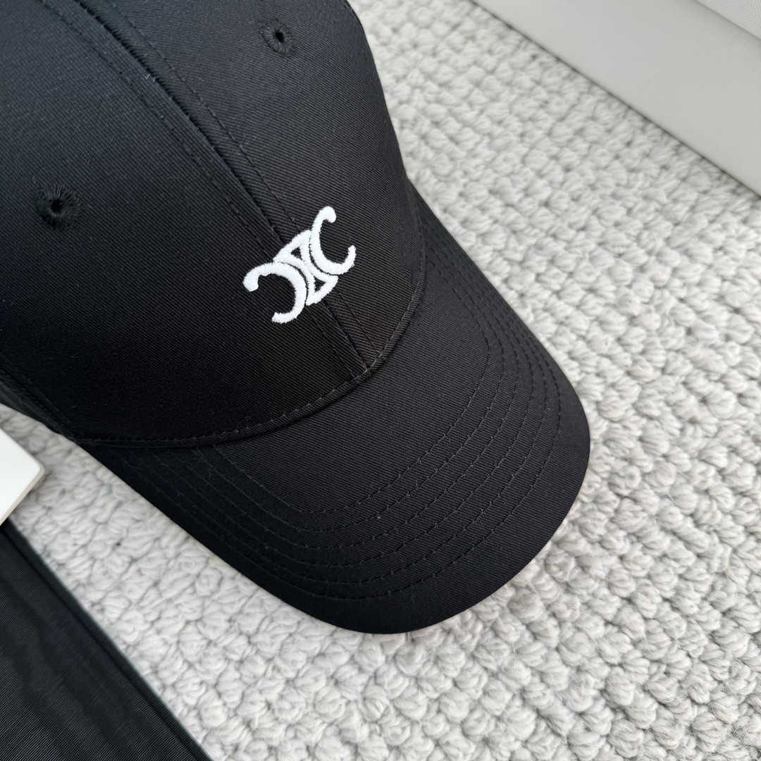 CELINE 赛琳 凯旋门小标绣花棒球帽 鸭舌帽 帽子 黑色 B0