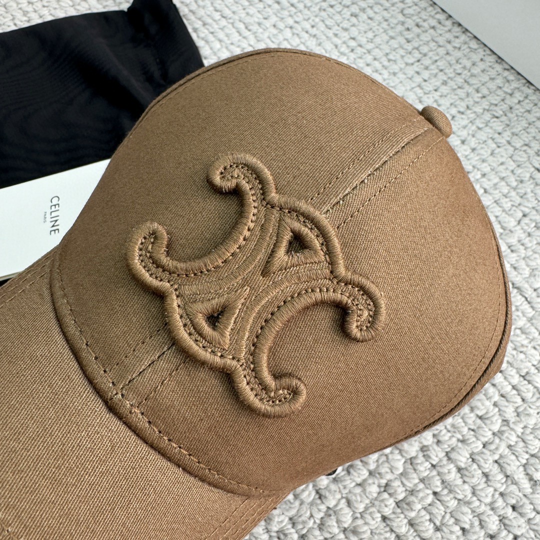 CELINE 赛琳 凯旋门绣花棒球帽 鸭舌帽 帽子 棕色 B0
