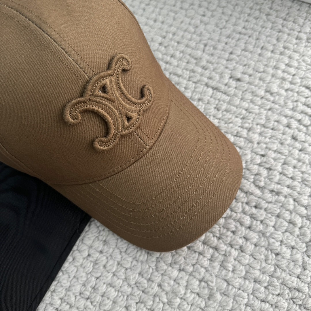 CELINE 赛琳 凯旋门绣花棒球帽 鸭舌帽 帽子 棕色 B0