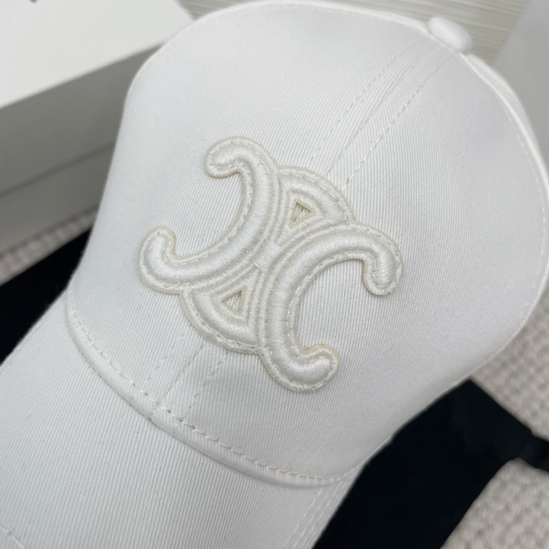 CELINE 赛琳 白色绣花棒球帽 鸭舌帽 帽子 白色 B0