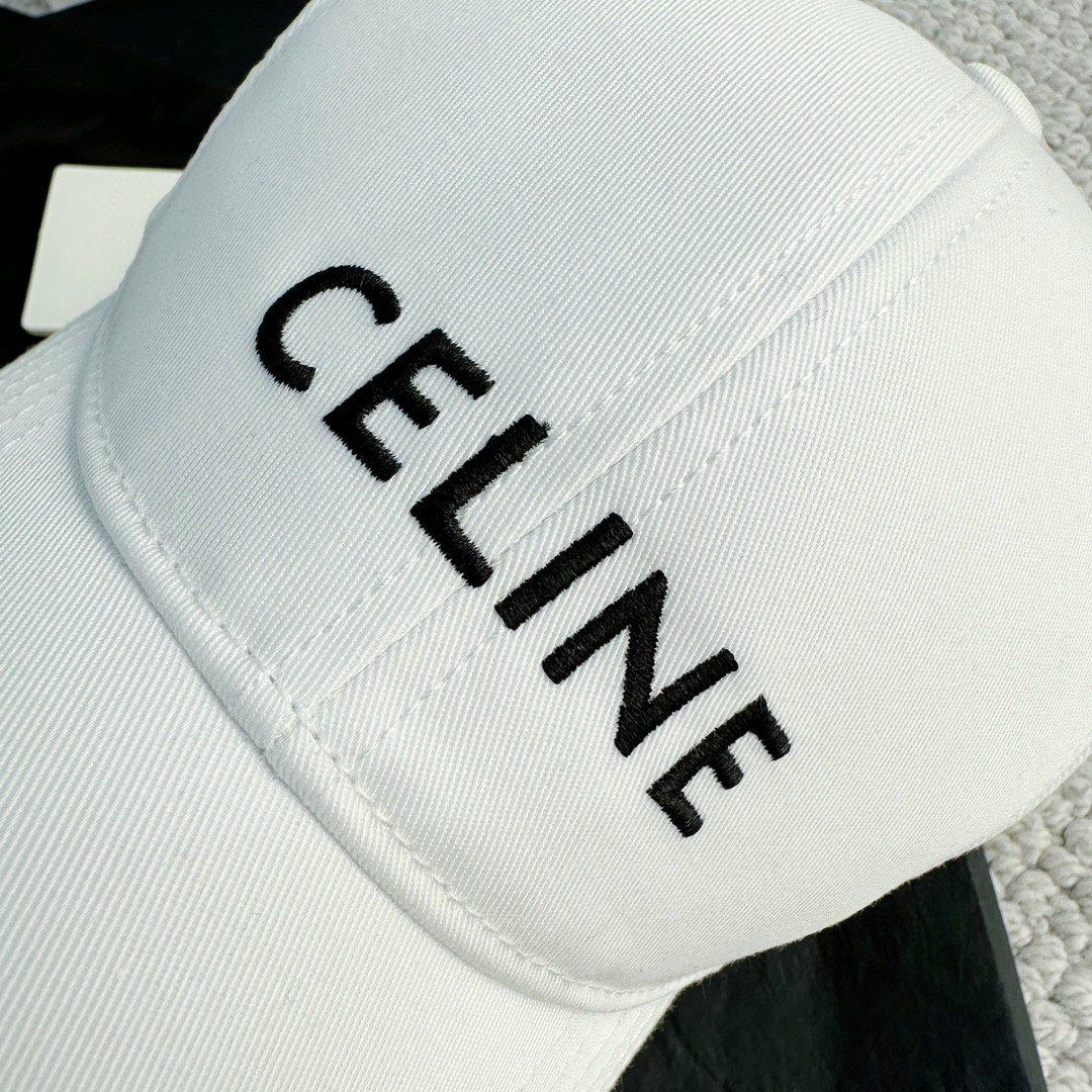 CELINE 赛琳 经典logo字母刺绣棒球帽 鸭舌帽 帽子 白色 B0