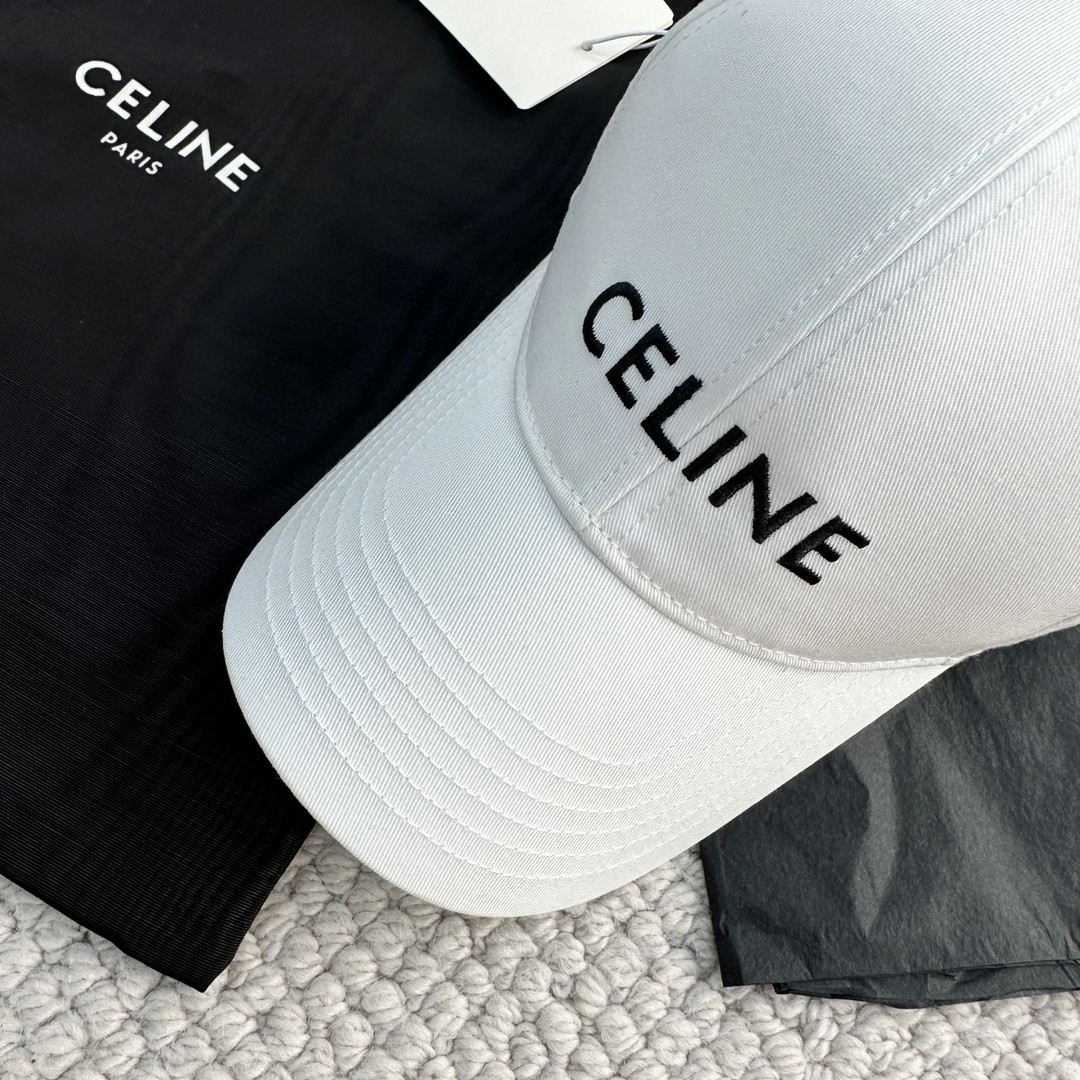 CELINE 赛琳 经典logo字母刺绣棒球帽 鸭舌帽 帽子 白色 B0