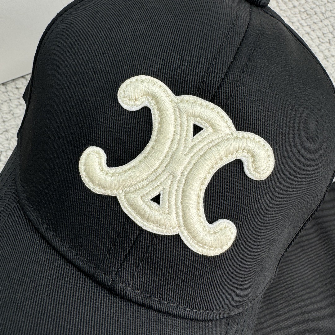 CELINE 赛琳 凯旋门绣花棒球帽 鸭舌帽 帽子 黑色 B0