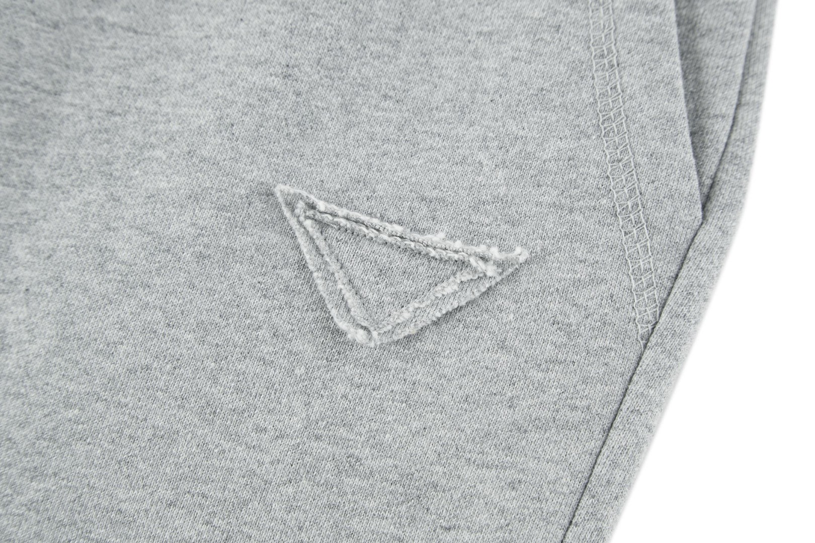 PRADA 普拉达 烧花三角标识松紧腰卫裤 休闲裤 运动裤 裤子 长裤 灰色 A5