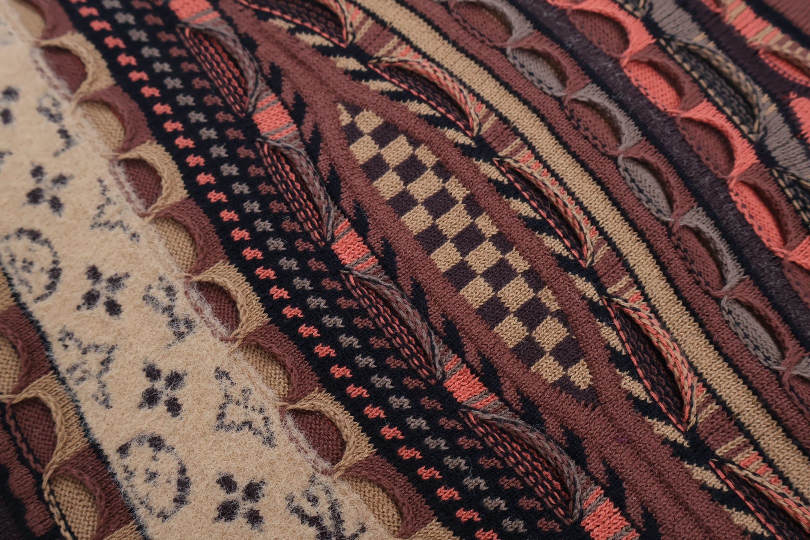 LOUIS VUITTON 路易威登 Nigo联名款 高领半拉链民族风毛衣 外套 夹克 棕色 粉色 C5 1AIM80