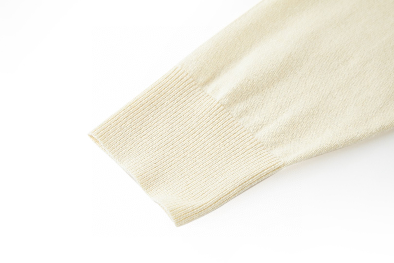 DIOR 迪奥 领口标识羊毛打底衫 毛衣 长袖 米白色 A5 543M620A2019-C020