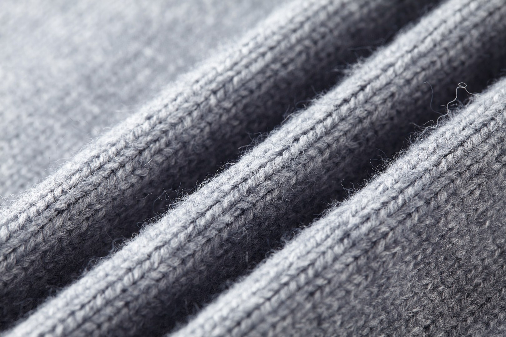 Burberry 巴宝莉 战马提花圆领毛衣 针织衫 长袖 白色 黑色 灰色 B0 81030451