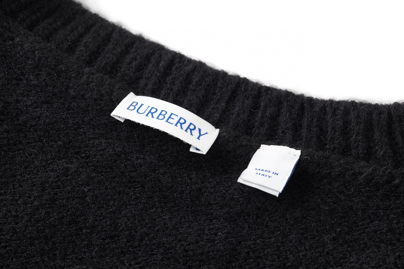 Burberry 巴宝莉 战马提花圆领毛衣 针织衫 长袖 白色 黑色 灰色 B0 81030451