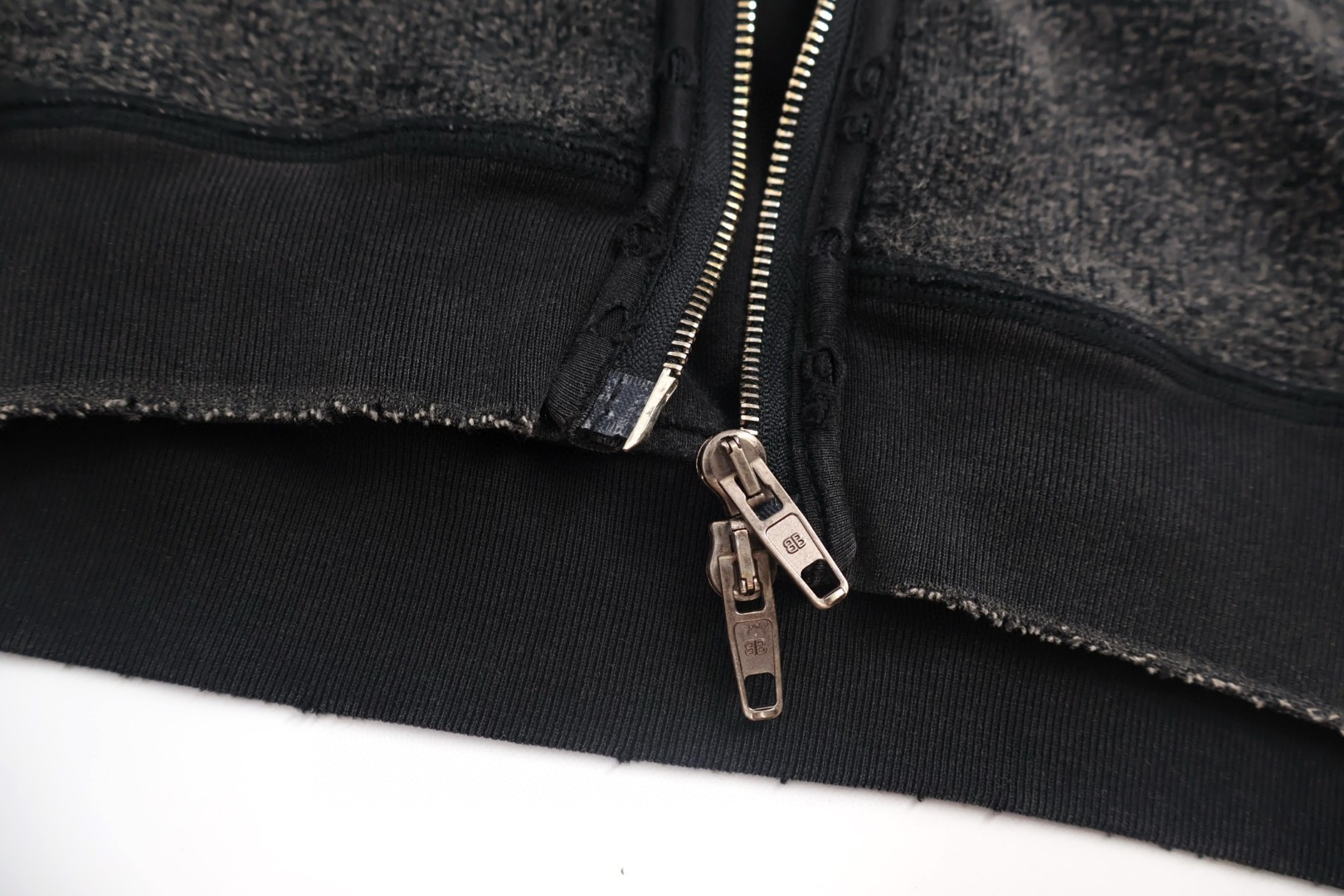 Balenciaga 巴黎世家 反转可乐拉链连帽做旧卫衣 外套 长袖 灰色 B5 830253TSVF29668