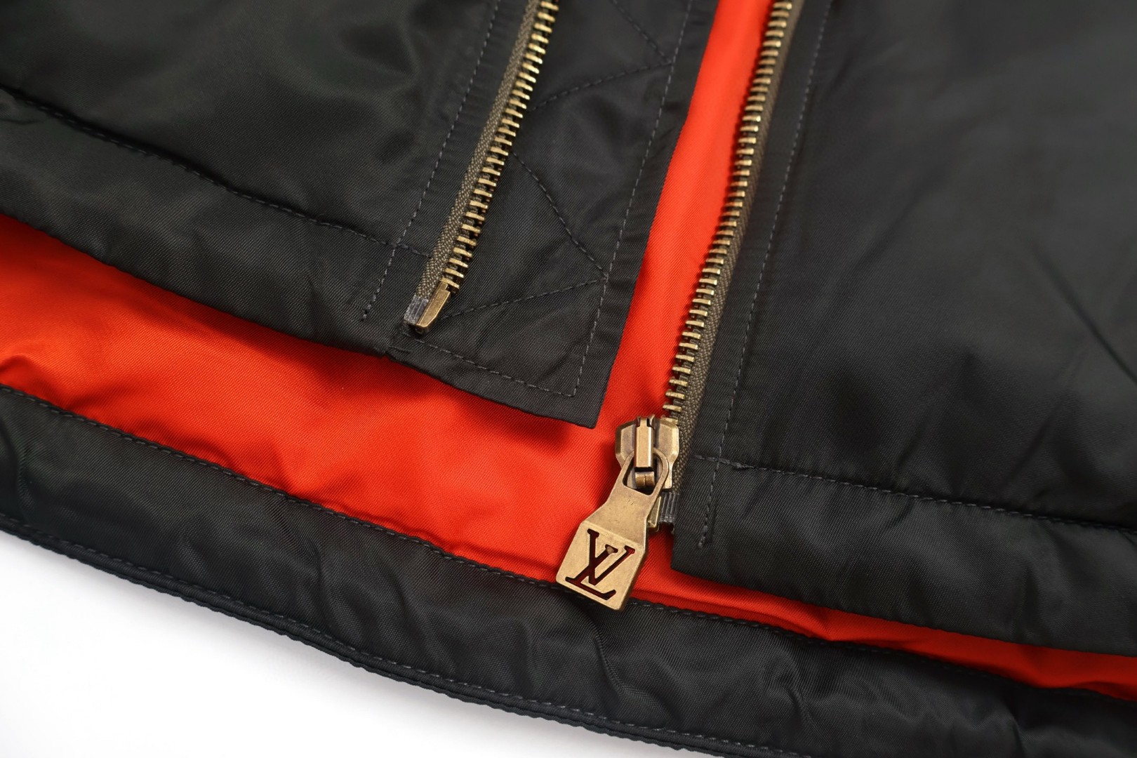 LOUIS VUITTON 路易威登 走秀飞行棉服外套 夹克 保暖 黑色 C0 1AIMS4