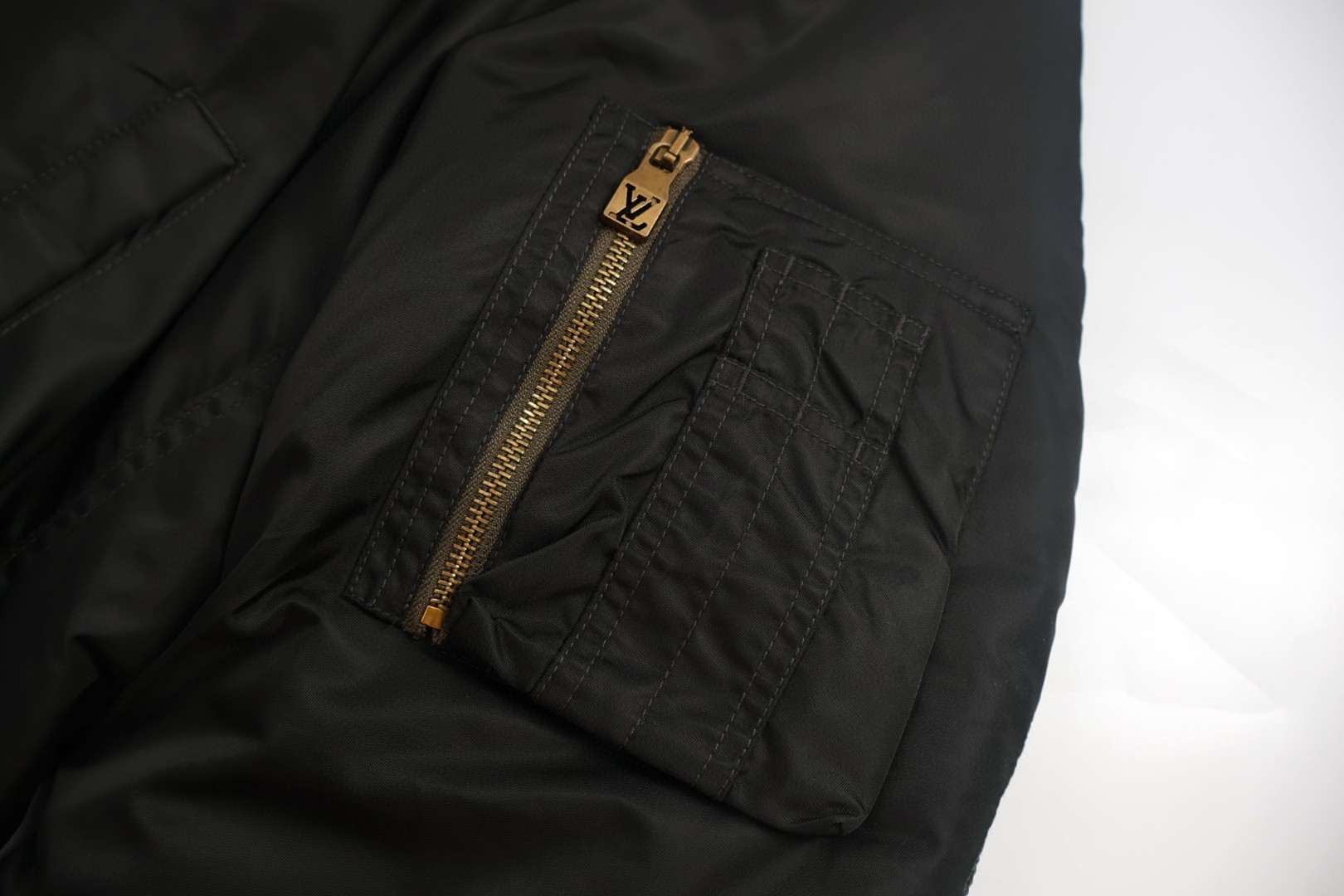 LOUIS VUITTON 路易威登 走秀飞行棉服外套 夹克 保暖 黑色 C0 1AIMS4