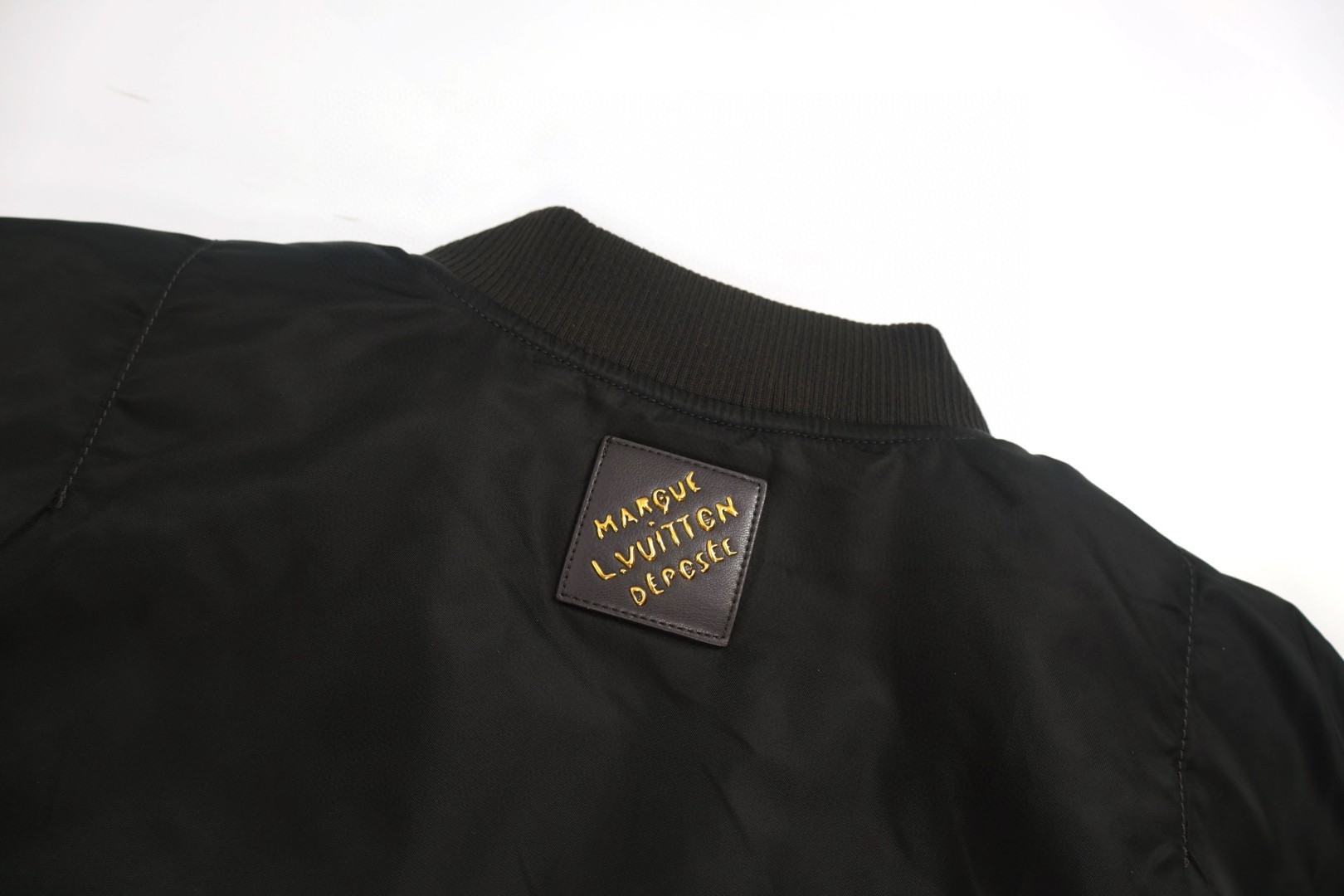 LOUIS VUITTON 路易威登 走秀飞行棉服外套 夹克 保暖 黑色 C0 1AIMS4