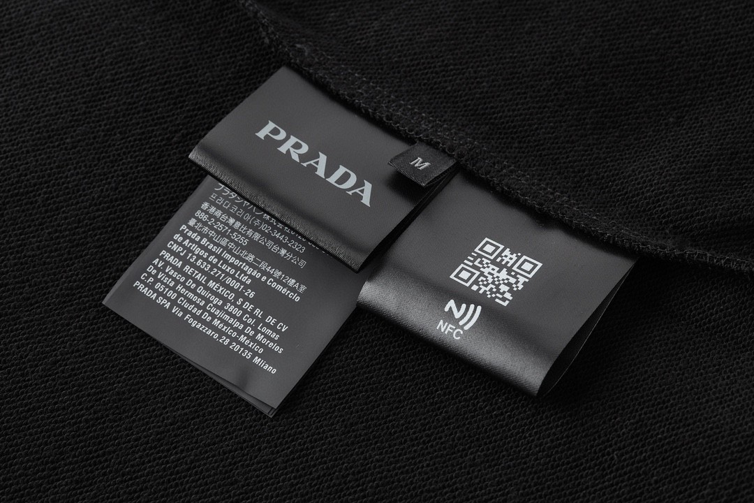 PRADA 普拉达 三角标圆领卫衣 套头 外套 长袖 黑色 A5 UJL26A11LNF0002