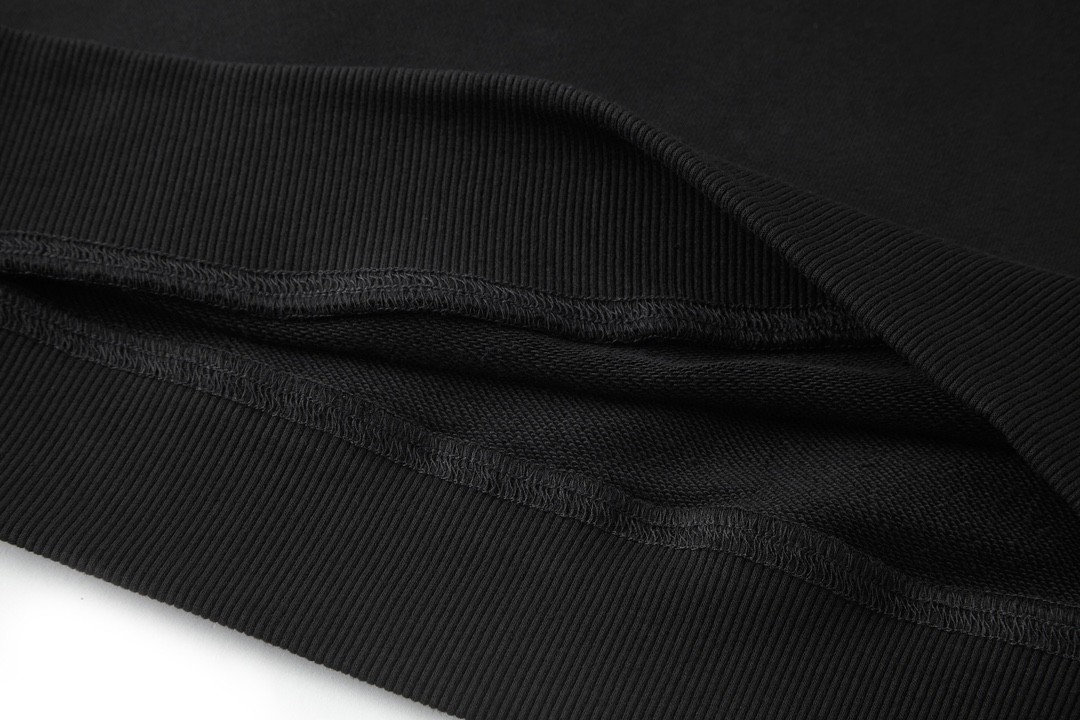 PRADA 普拉达 三角标圆领卫衣 套头 外套 长袖 黑色 A5 UJL26A11LNF0002