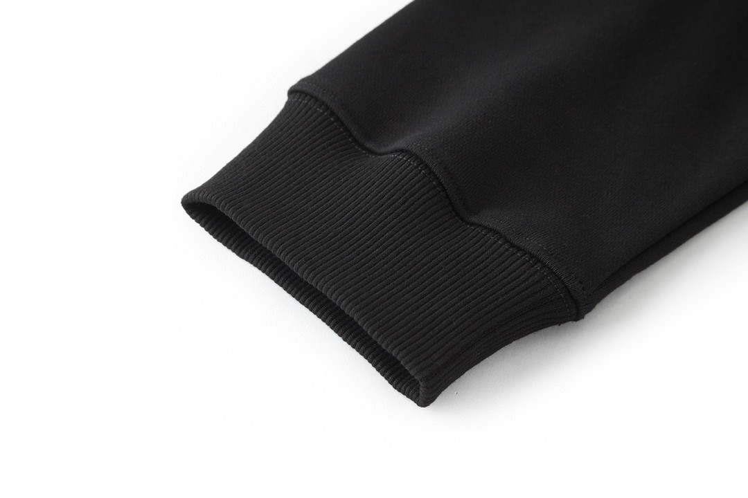 PRADA 普拉达 三角标圆领卫衣 套头 外套 长袖 黑色 A5 UJL26A11LNF0002