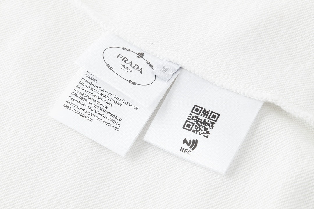 PRADA 普拉达 三角标圆领卫衣 长袖 秋冬款 白色 黑色 A5 