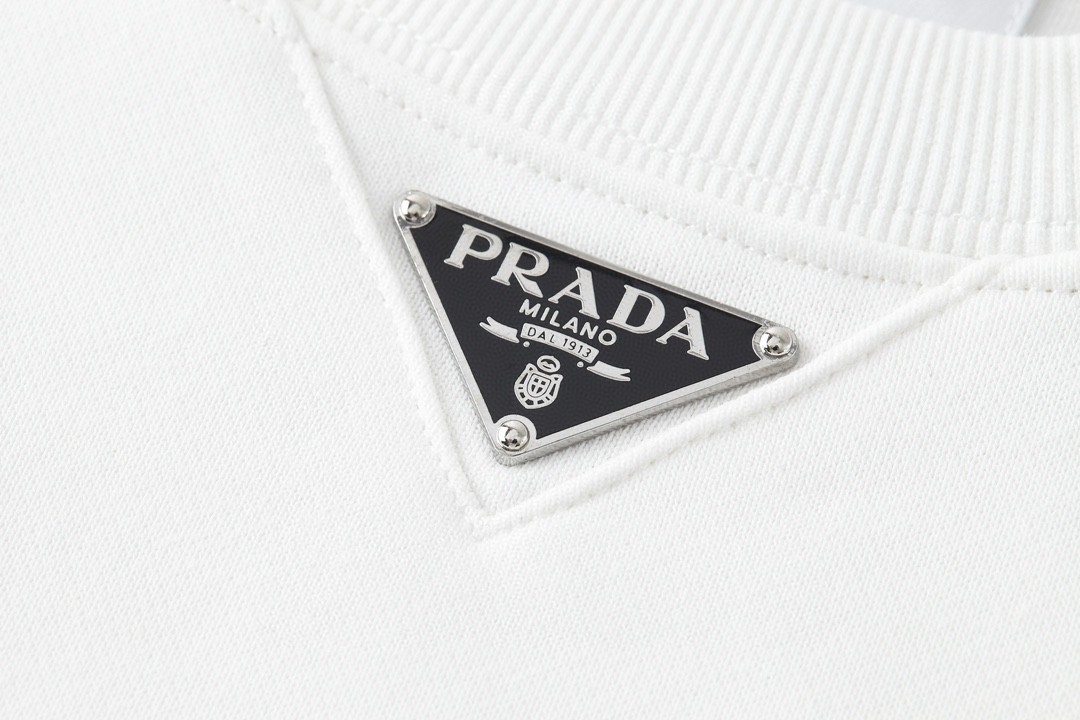 PRADA 普拉达 三角标圆领卫衣 长袖 秋冬款 白色 黑色 A5 