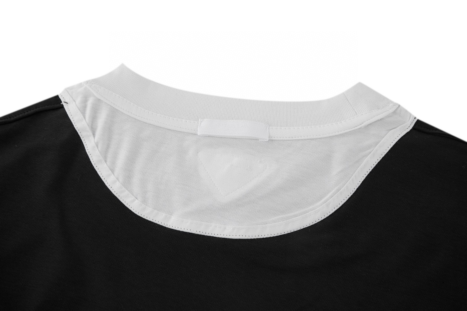 PRADA 普拉达 布标假两件T恤 打底衫 长袖 黑色 A5 UJL73B-11CD-F0967-S-WMO