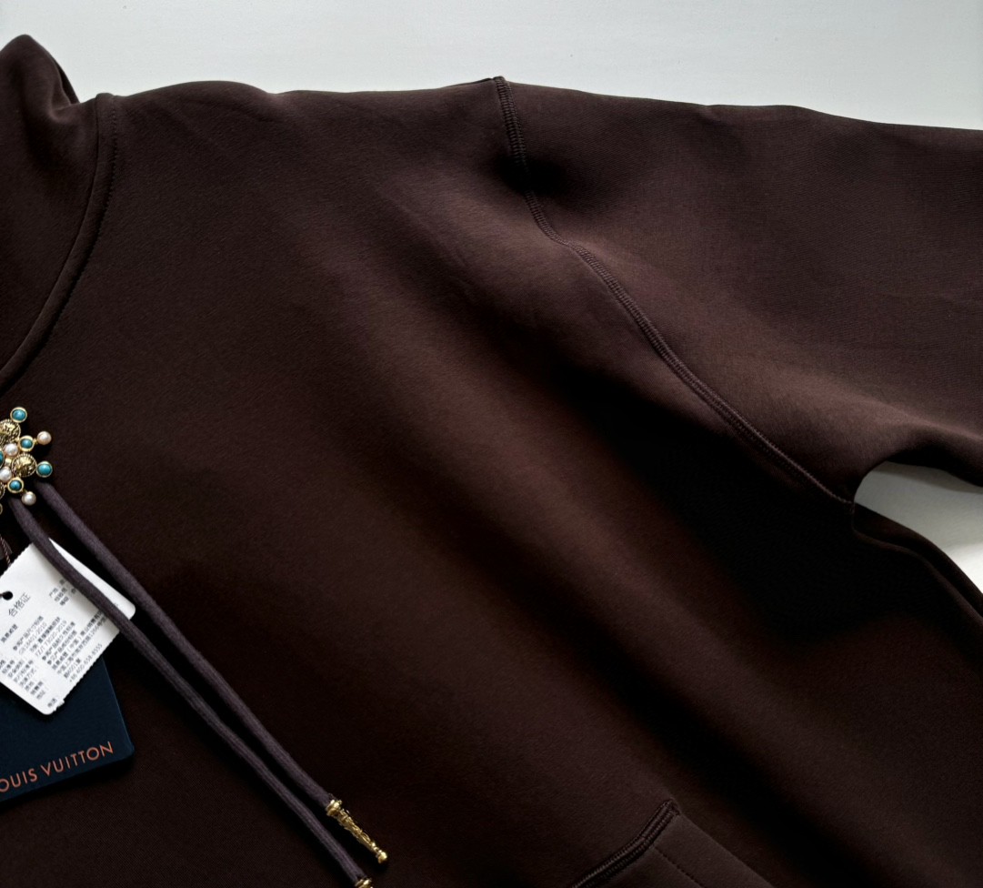 LOUIS VUITTON 路易威登 LV 太阳花挂饰连帽卫衣 圆领 长袖 褐色 1AFWVV