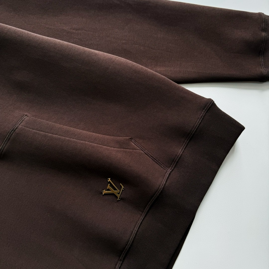 LOUIS VUITTON 路易威登 LV 太阳花挂饰连帽卫衣 圆领 长袖 褐色 1AFWVV