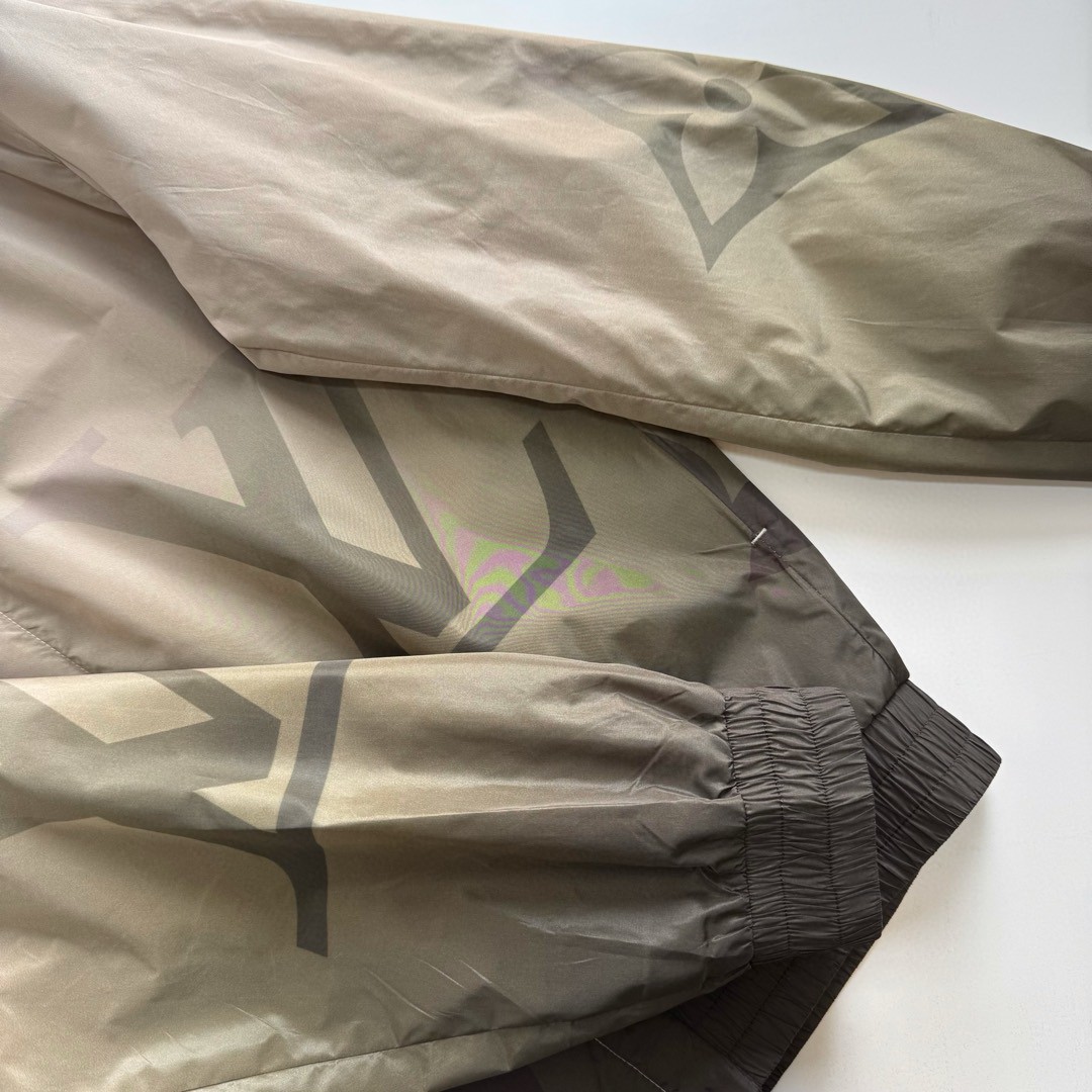 LOUIS VUITTON 路易威登 渐变防风夹克 外套 长袖 咖色 C0 1AFYAQ