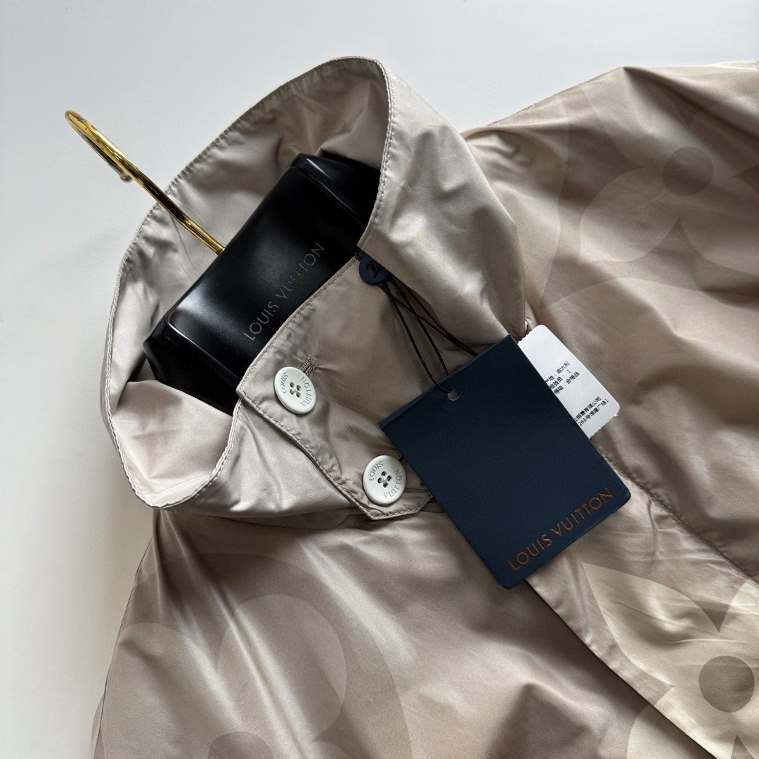 LOUIS VUITTON 路易威登 渐变防风夹克 外套 长袖 咖色 C0 1AFYAQ