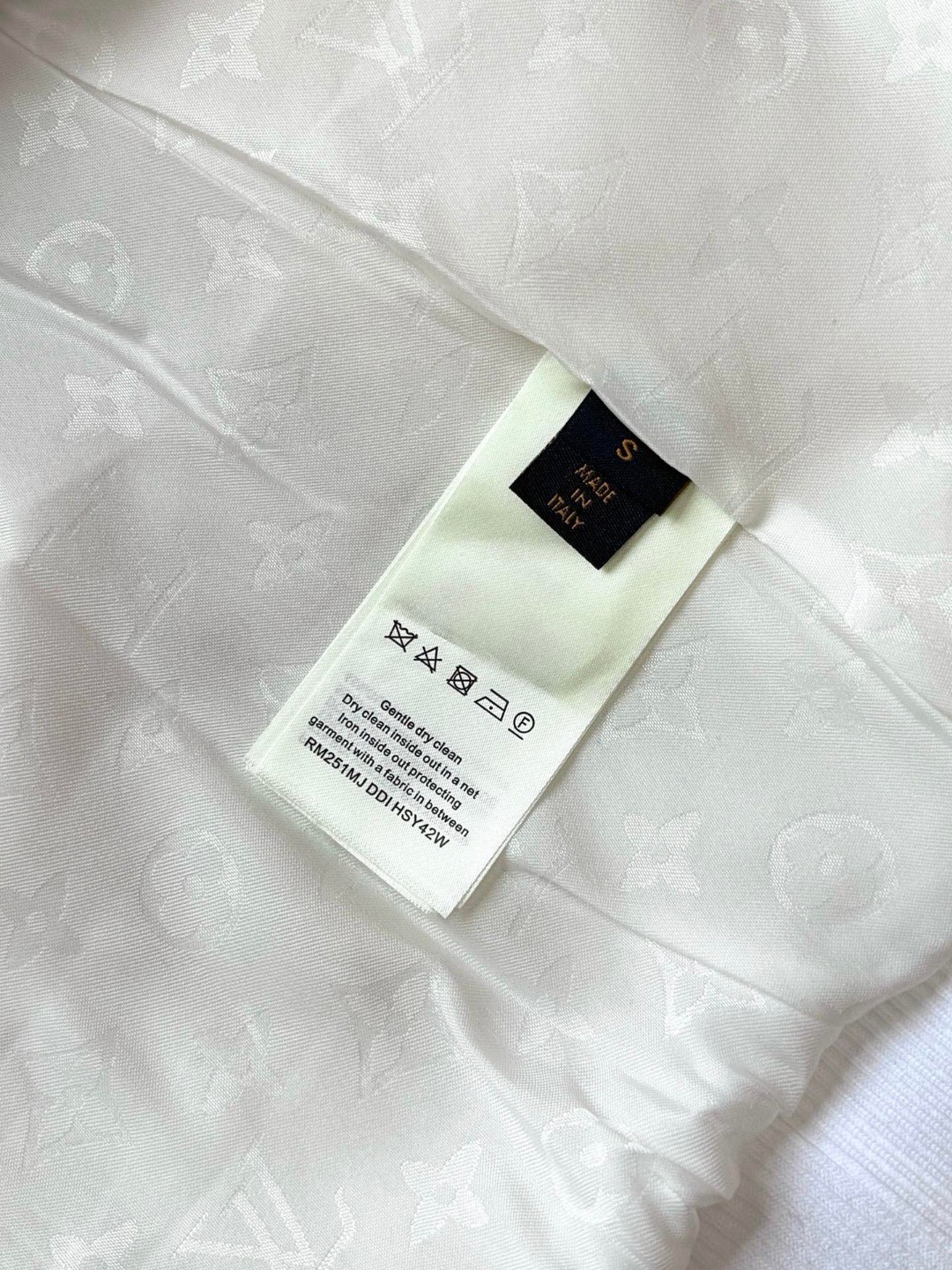 LOUIS VUITTON 路易威登 胸口真皮logo贴皮泰迪拉链立领外套 夹克 长袖 海军蓝 白色 C0 1AGLXO