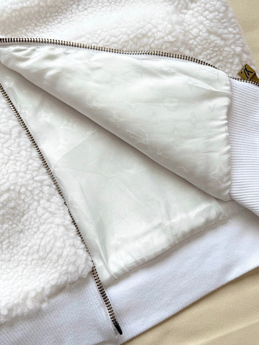 LOUIS VUITTON 路易威登 胸口真皮logo贴皮泰迪拉链立领外套 夹克 长袖 海军蓝 白色 C0 1AGLXO