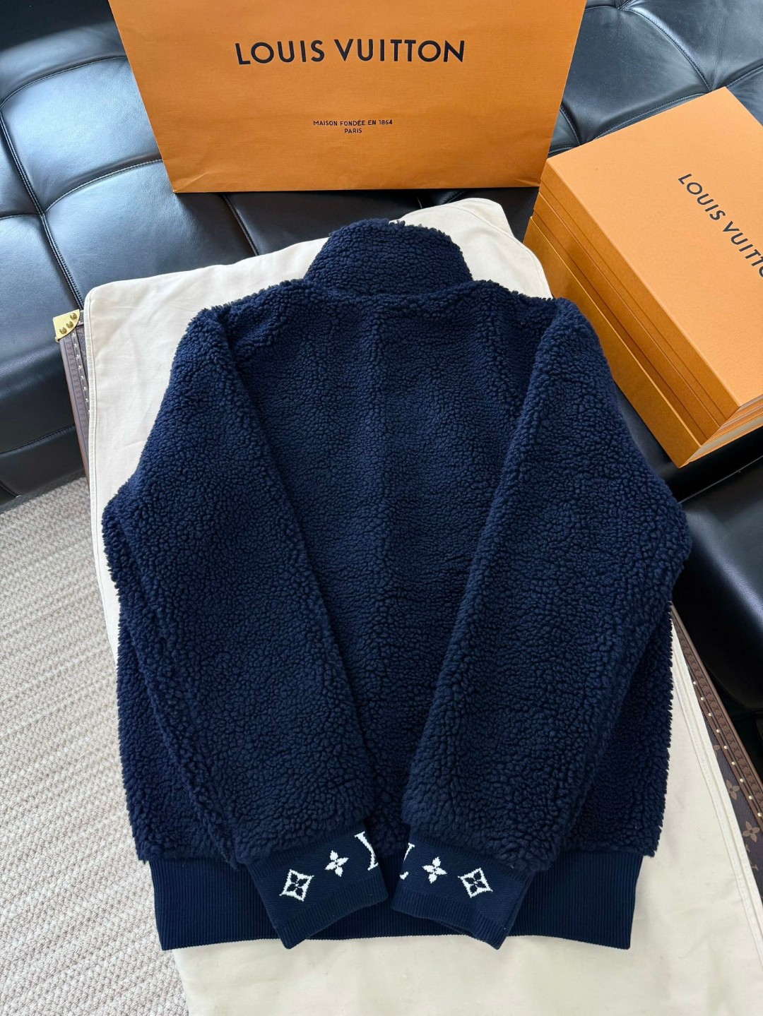 LOUIS VUITTON 路易威登 胸口真皮logo贴皮泰迪拉链立领外套 夹克 长袖 海军蓝 白色 C0 1AGLXO