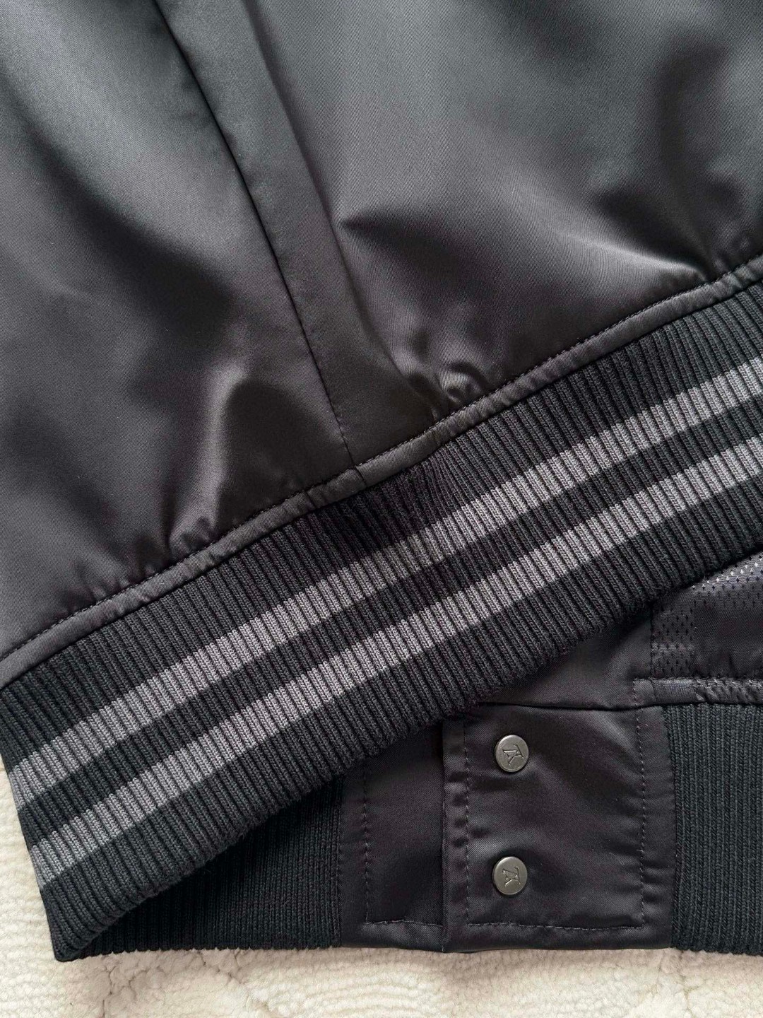 LOUIS VUITTON 路易威登 水钻夹克 外套 棒球服 黑色 C0 1AHBGU