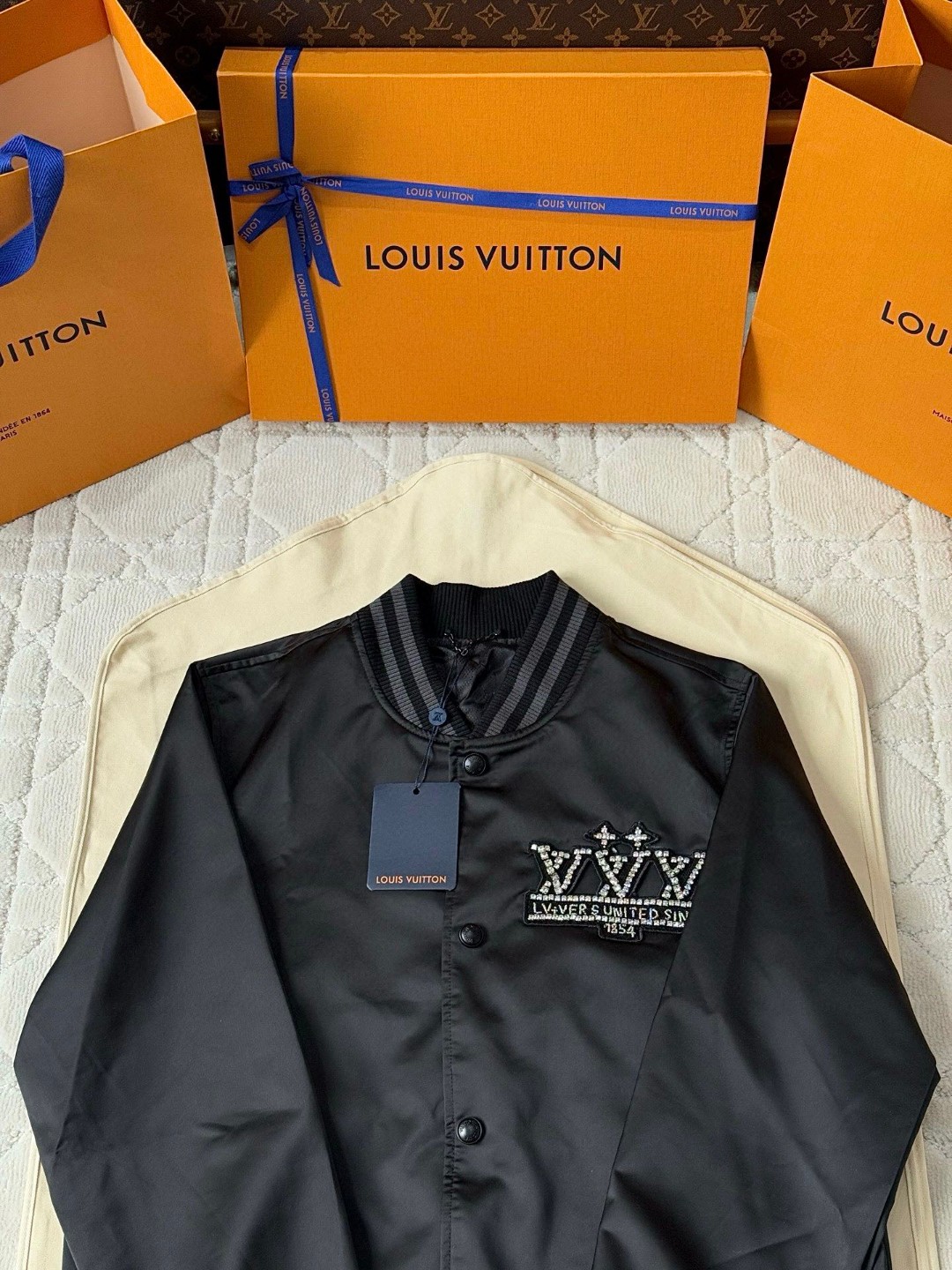 LOUIS VUITTON 路易威登 水钻夹克 外套 棒球服 黑色 C0 1AHBGU