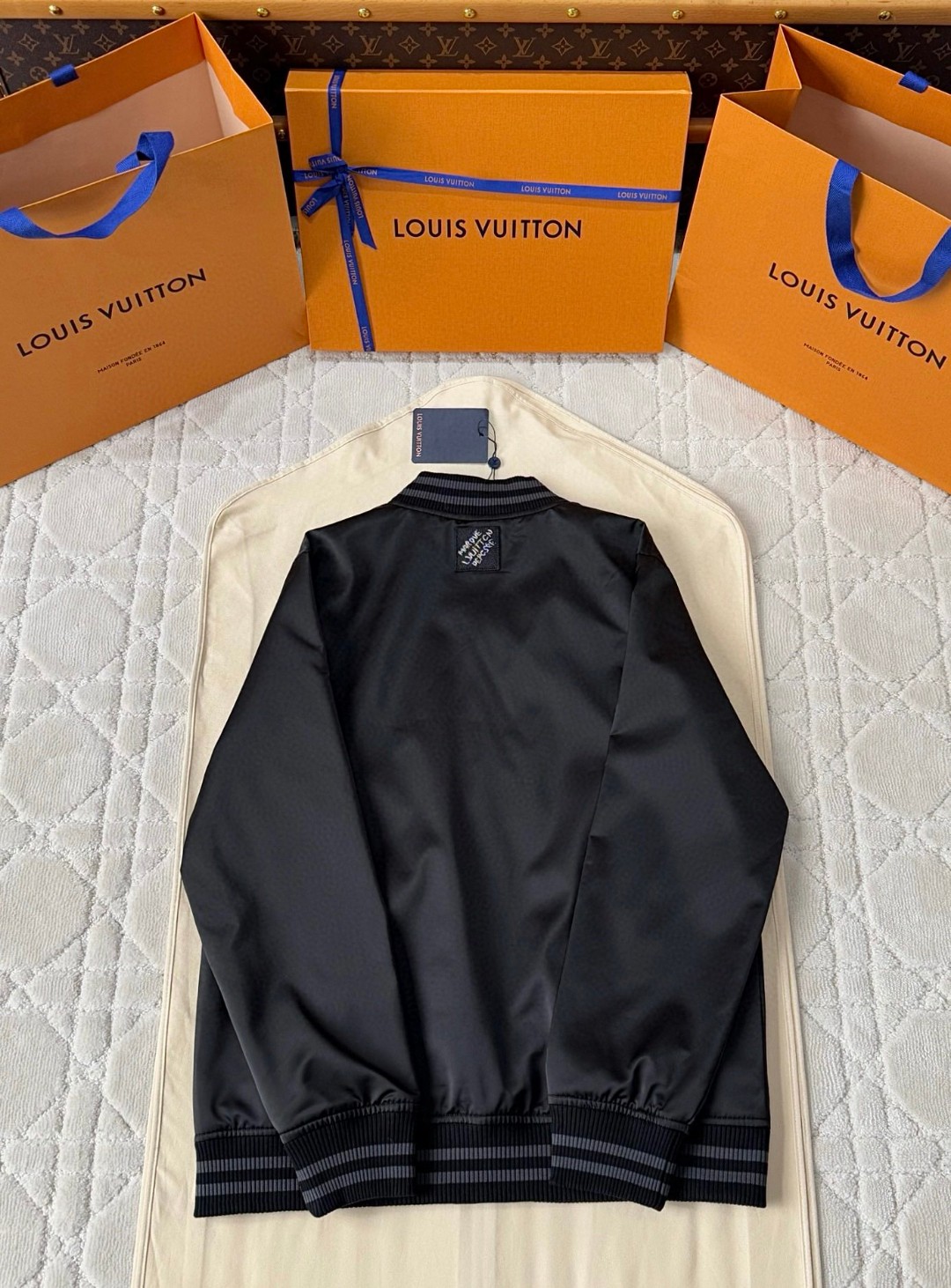 LOUIS VUITTON 路易威登 水钻夹克 外套 棒球服 黑色 C0 1AHBGU