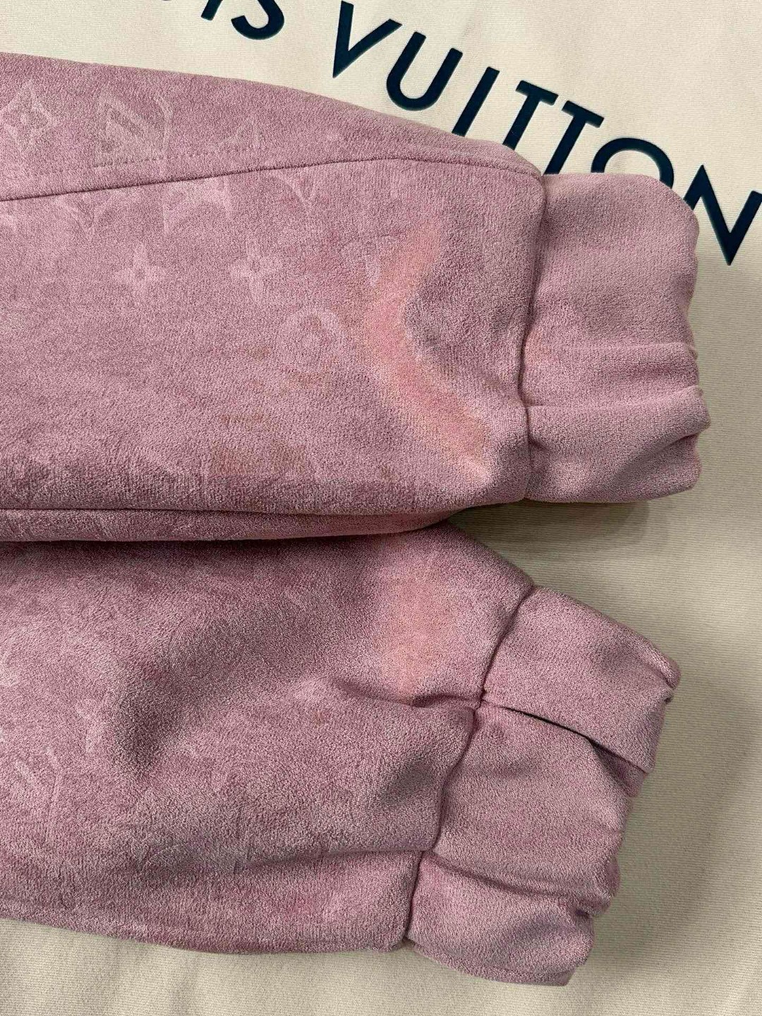 LOUIS VUITTON 路易威登 满印暗纹夹克 外套 黑色 粉色 C0 1AHBTX