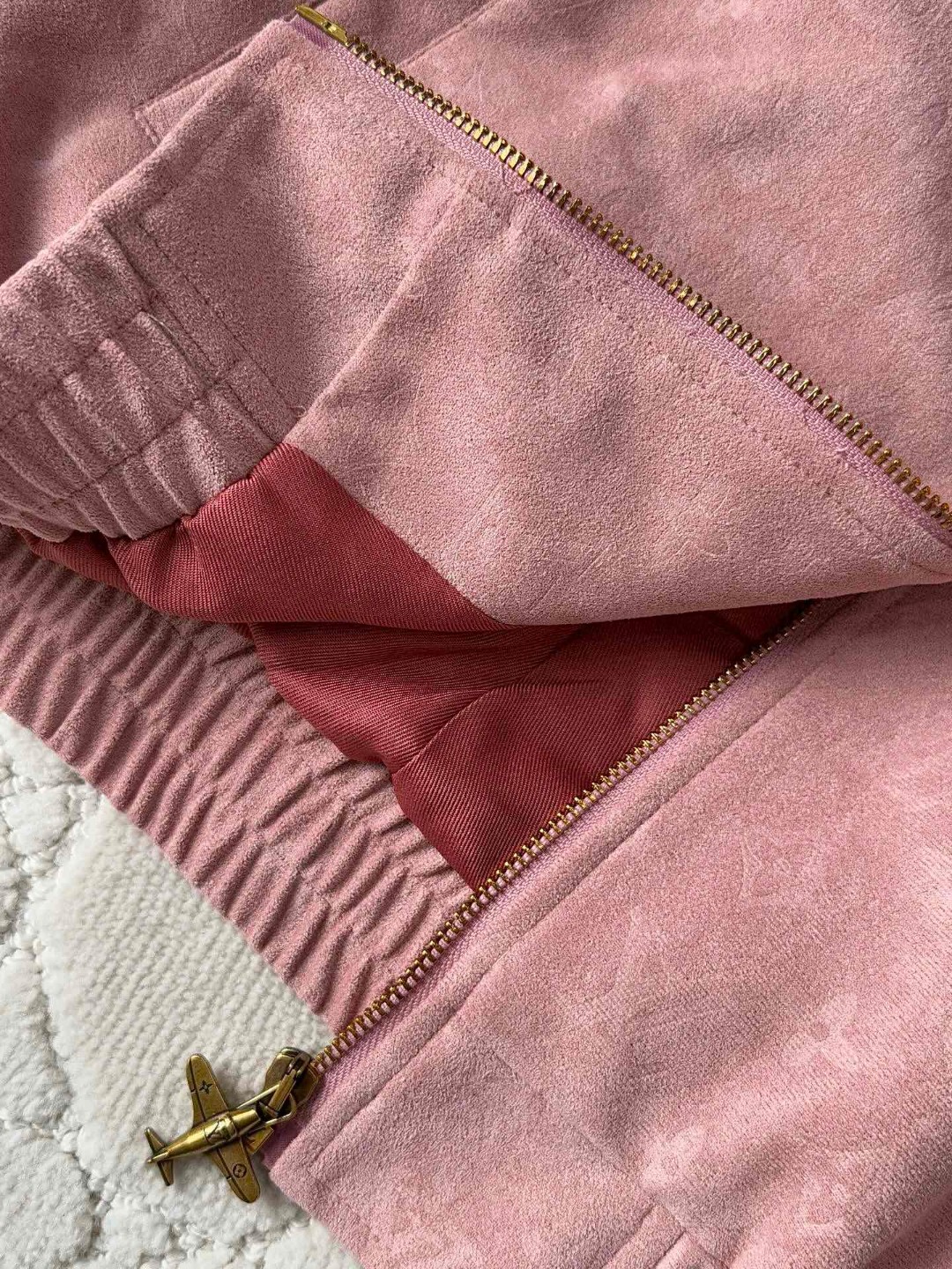 LOUIS VUITTON 路易威登 满印暗纹夹克 外套 黑色 粉色 C0 1AHBTX