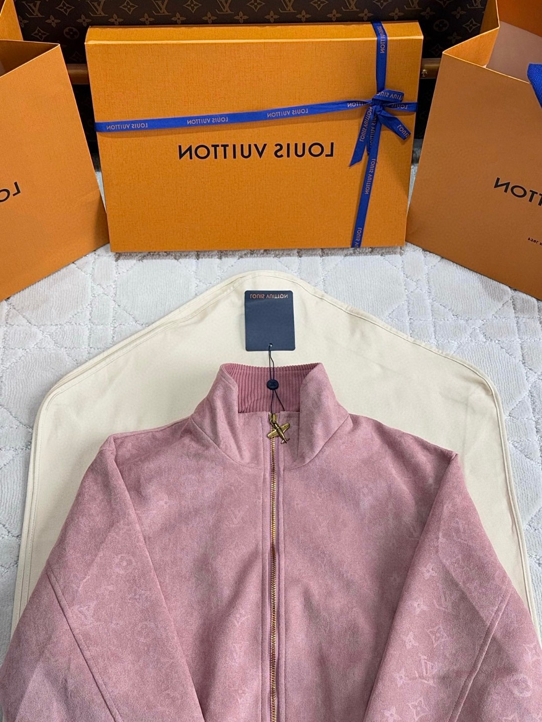 LOUIS VUITTON 路易威登 满印暗纹夹克 外套 黑色 粉色 C0 1AHBTX