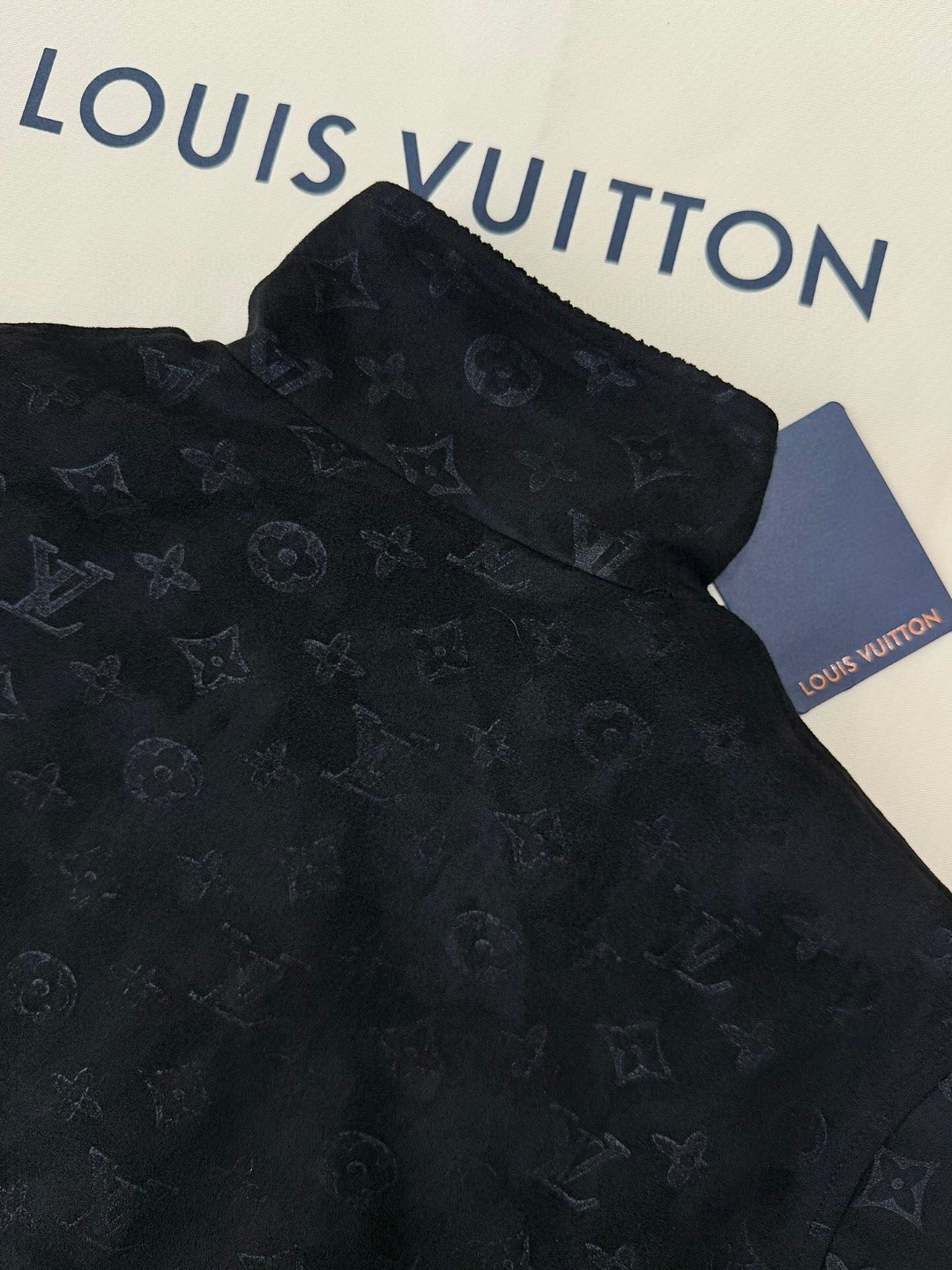 LOUIS VUITTON 路易威登 满印暗纹夹克 外套 黑色 粉色 C0 1AHBTX