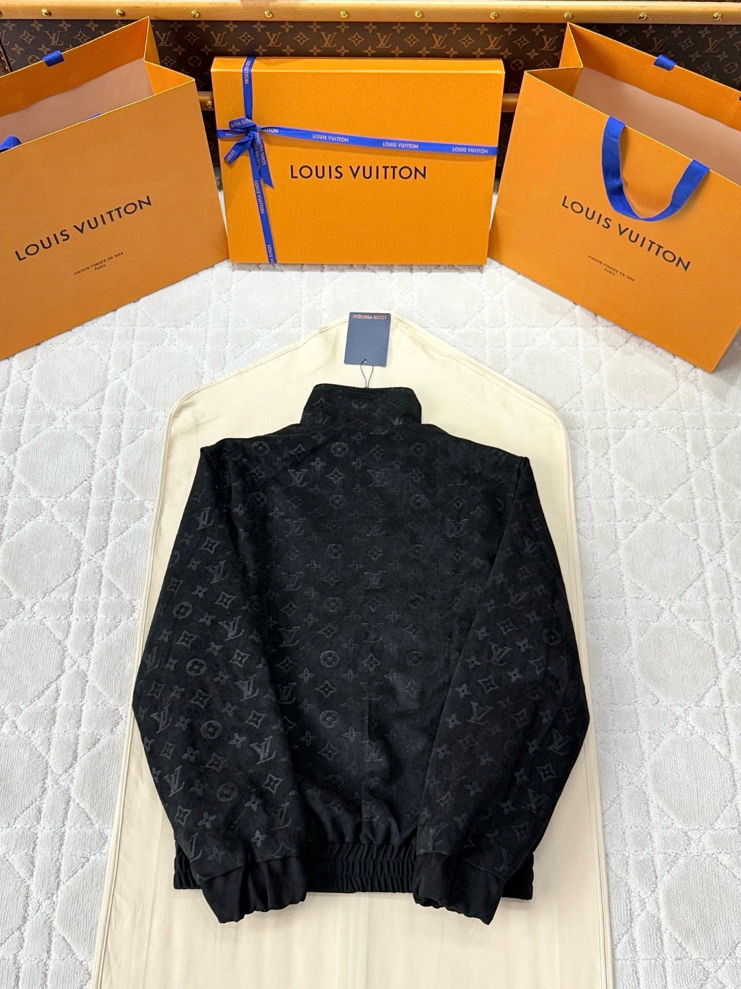 LOUIS VUITTON 路易威登 满印暗纹夹克 外套 黑色 粉色 C0 1AHBTX