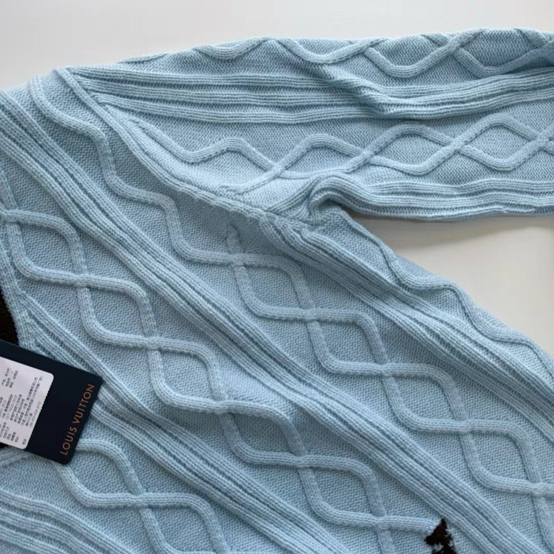 LOUIS VUITTON 路易威登 Tyler 联名款 立体窗花拼色V领毛衣 针织衫 外套 长袖 蓝色 B5 1AFPYY