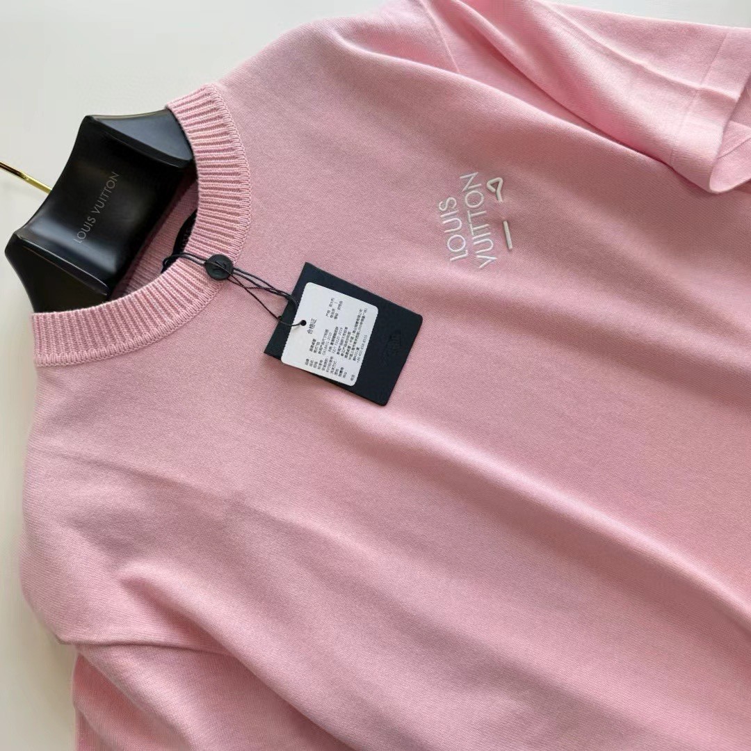 LOUIS VUITTON 路易威登 别针扣针织T恤 短袖 藏蓝色 粉色 黑色 白色 A5 1AFBUU
