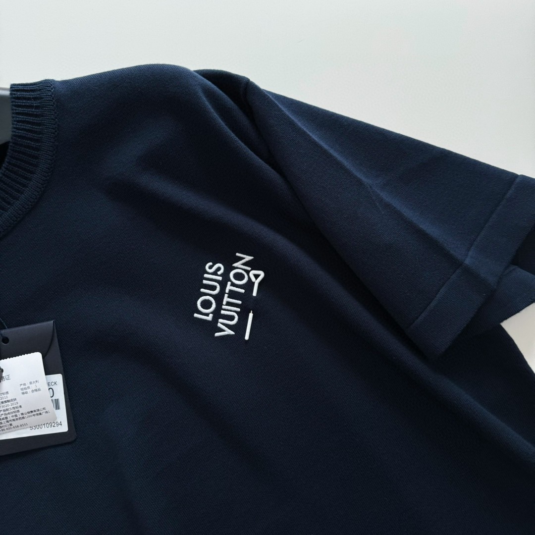 LOUIS VUITTON 路易威登 别针扣针织T恤 短袖 藏蓝色 粉色 黑色 白色 A5 1AFBUU