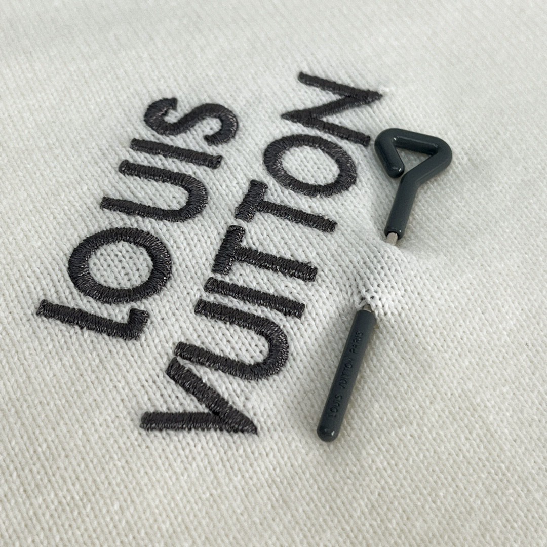 LOUIS VUITTON 路易威登 别针扣针织T恤 短袖 藏蓝色 粉色 黑色 白色 A5 1AFBUU