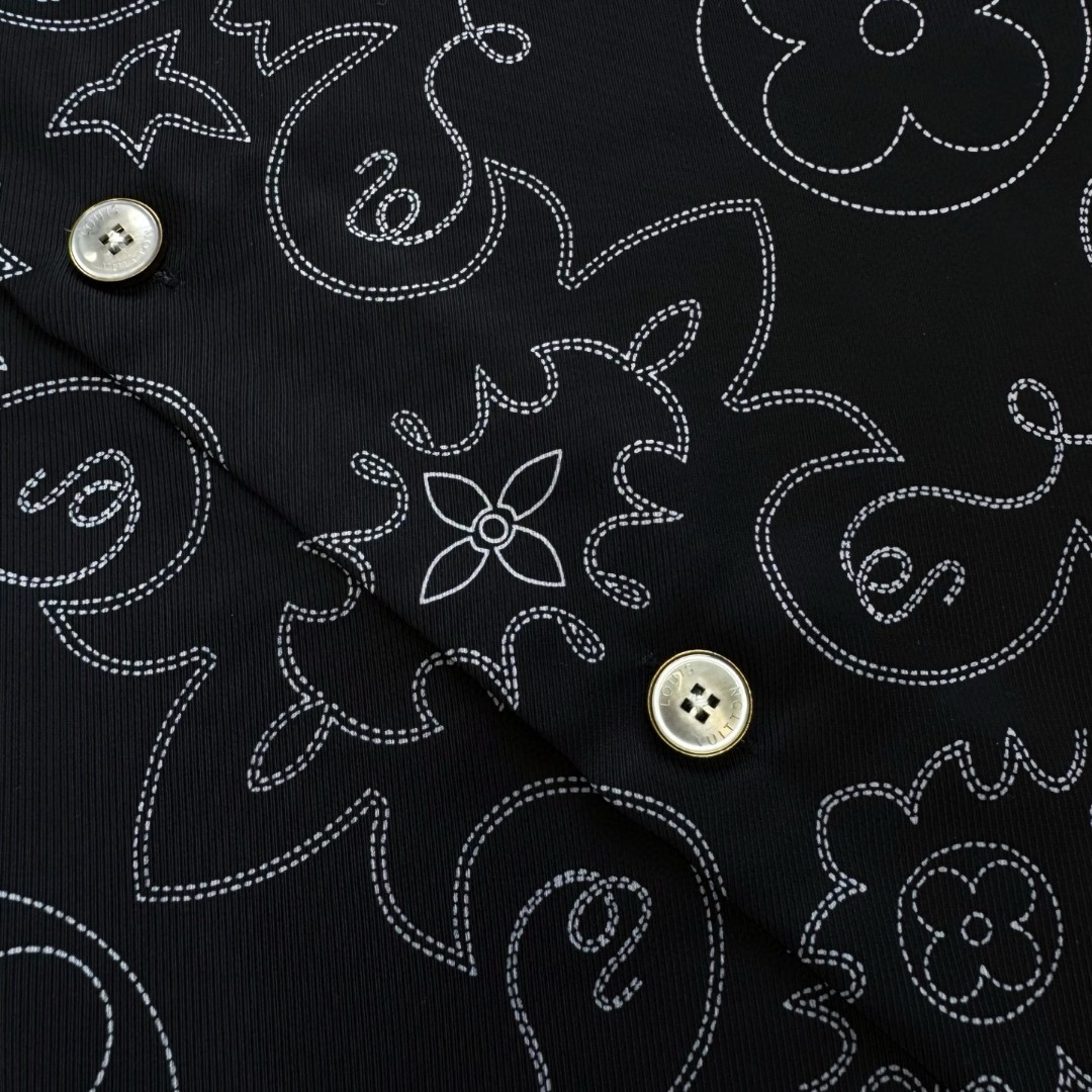 LOUIS VUITTON 路易威登 Nigo 联名款 天丝双面印花衬衫 短袖 黑色 B0 1AFWS9