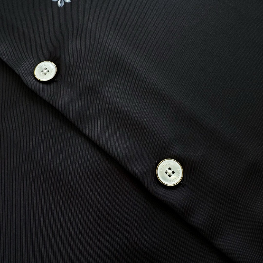 LOUIS VUITTON 路易威登 Nigo 联名款 花朵天丝印花衬衫 短袖 黑色 A5 1AIMHR