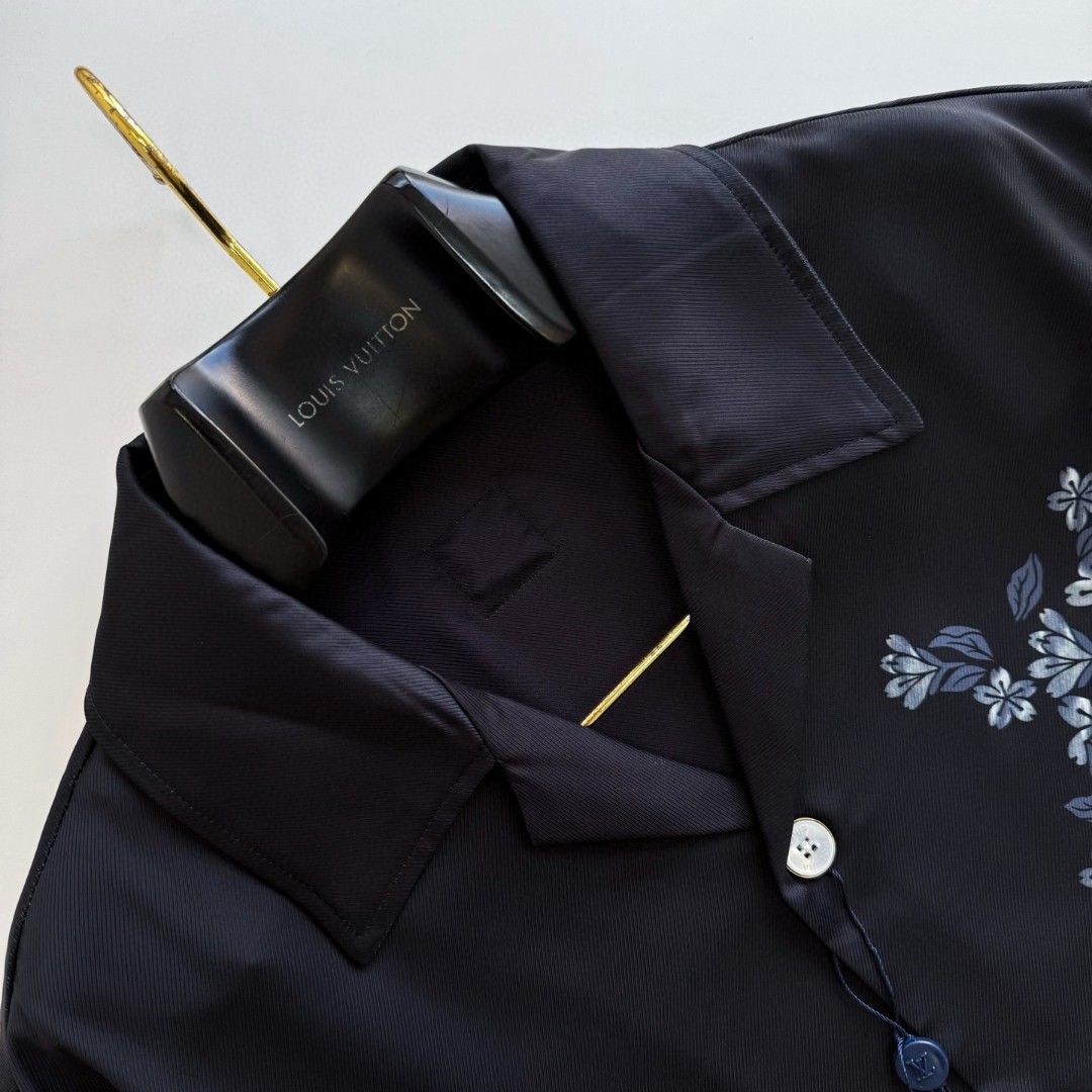 LOUIS VUITTON 路易威登 Nigo 联名款 花朵天丝印花衬衫 短袖 黑色 A5 1AIMHR