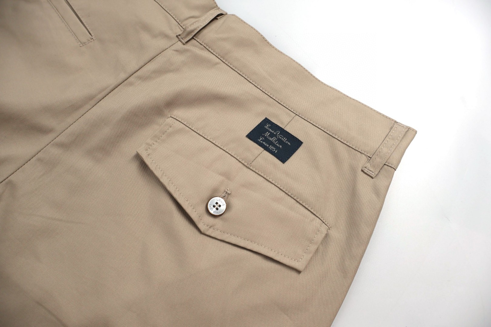 LOUIS VUITTON 路易威登 口袋刺绣工装裤 裤子 长裤 藏蓝色 卡其色 B5 1AIK53