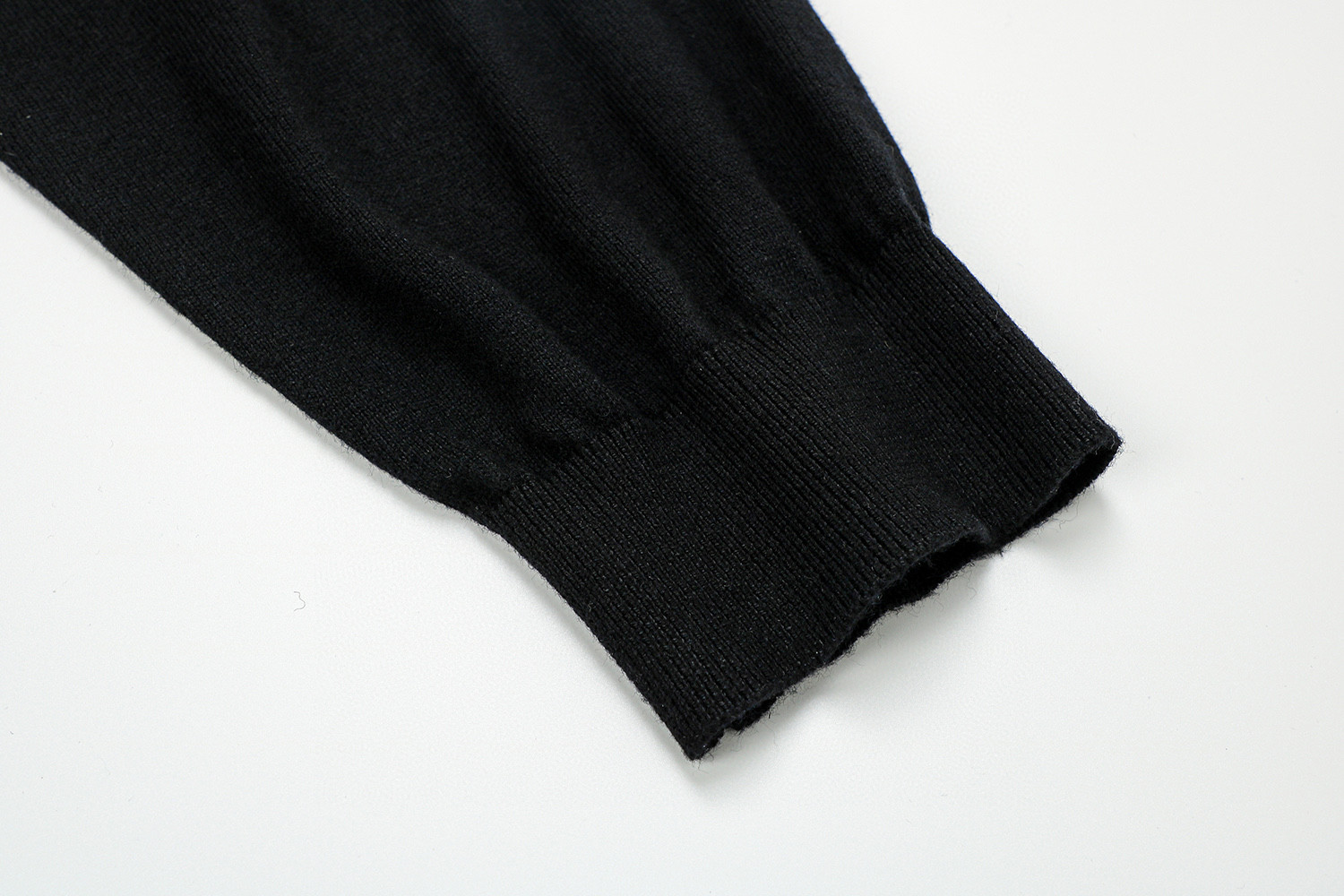 Balenciaga 巴黎世家 羊绒袖铁标毛衣 外套 长袖 黑色 A5