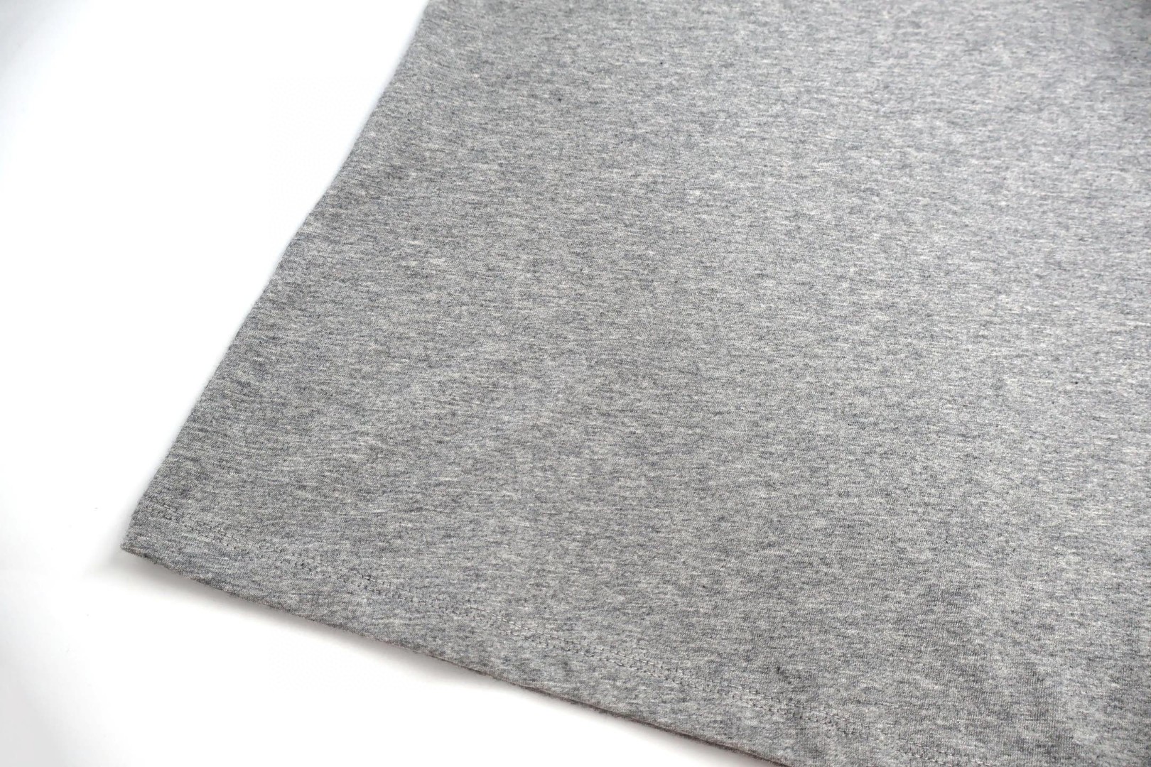 MIU MIU 缪缪 胸口小标T恤 打底衫 长袖 灰色 A5 MJL939-121U-F0D32-S-231