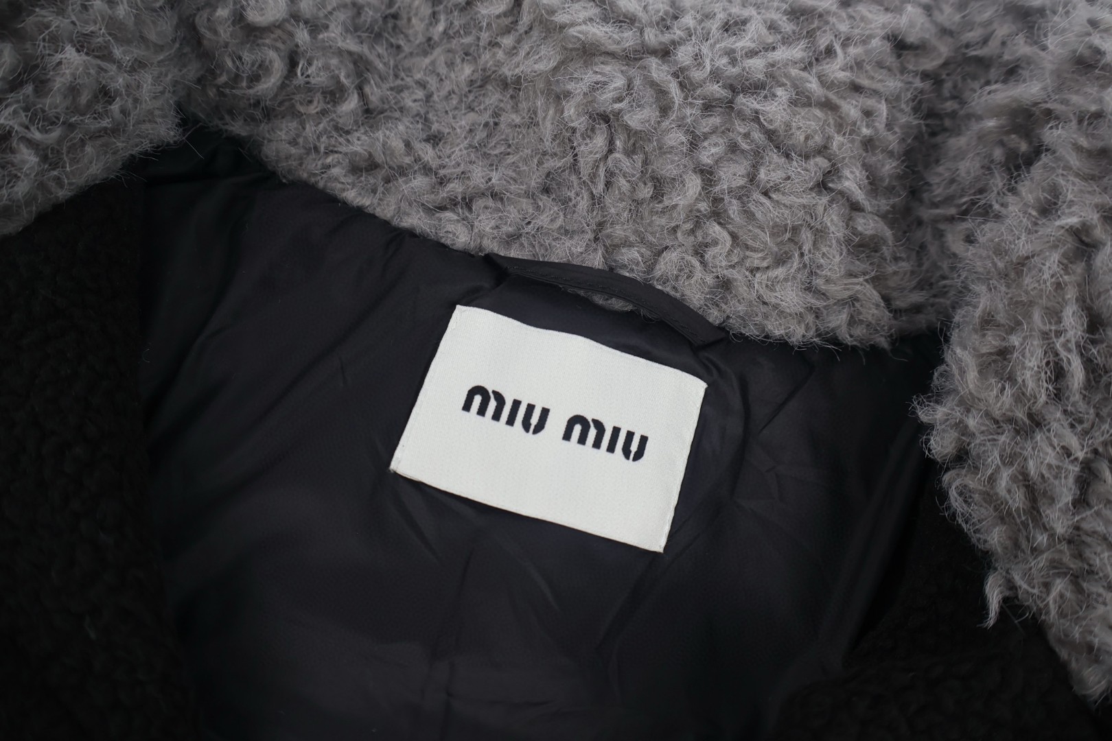 MIU MIU 缪缪 摇粒绒毛领羽绒服 夹克 外套 长袖 保暖 黑色 D0 ML1123-17OQ-F0008-S-OOO