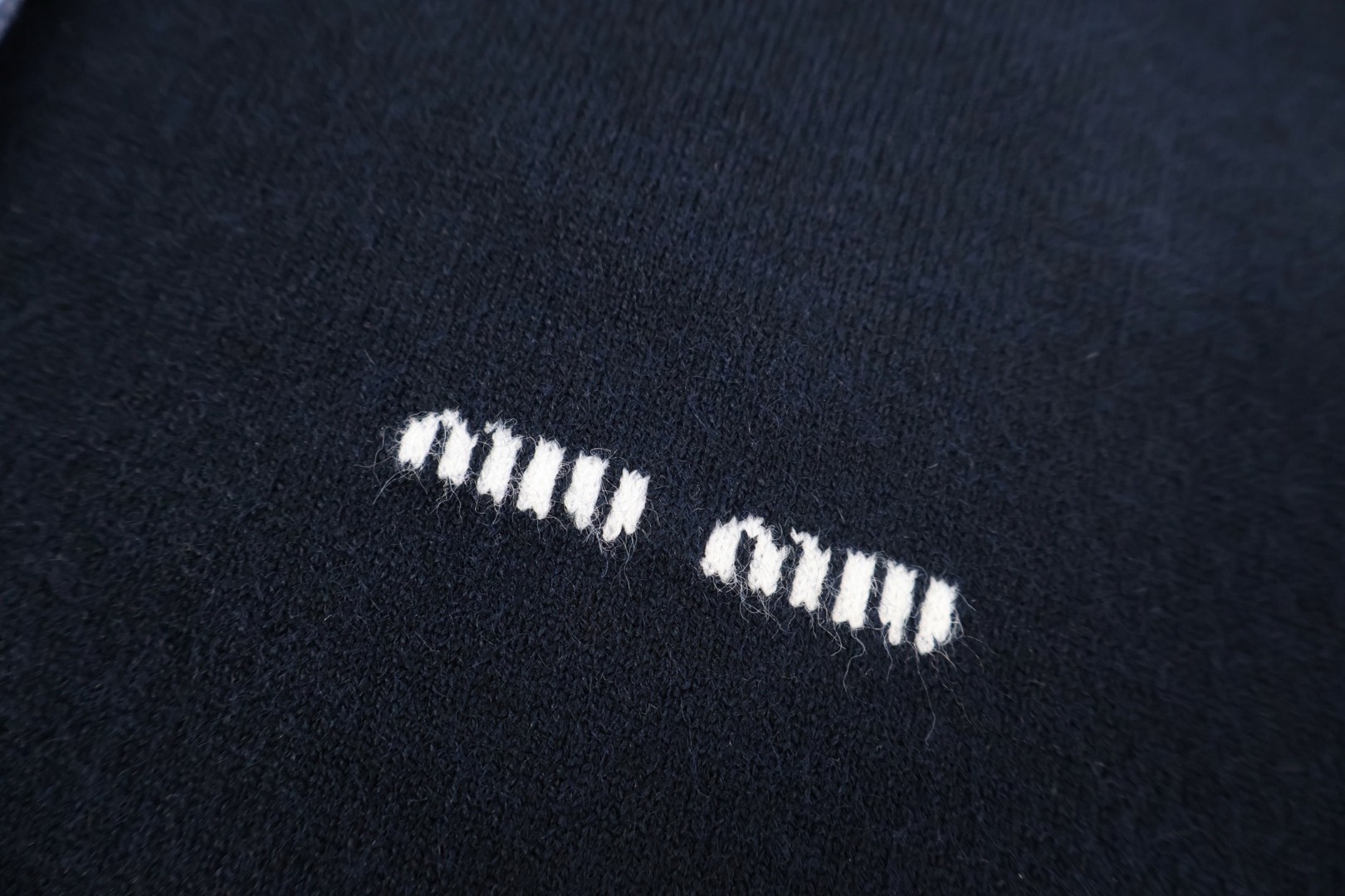 MIU MIU 缪缪 字母polo领毛衣 外套 长袖 海军蓝 B0 MMLA20-15Z1-F0008-S-OOO