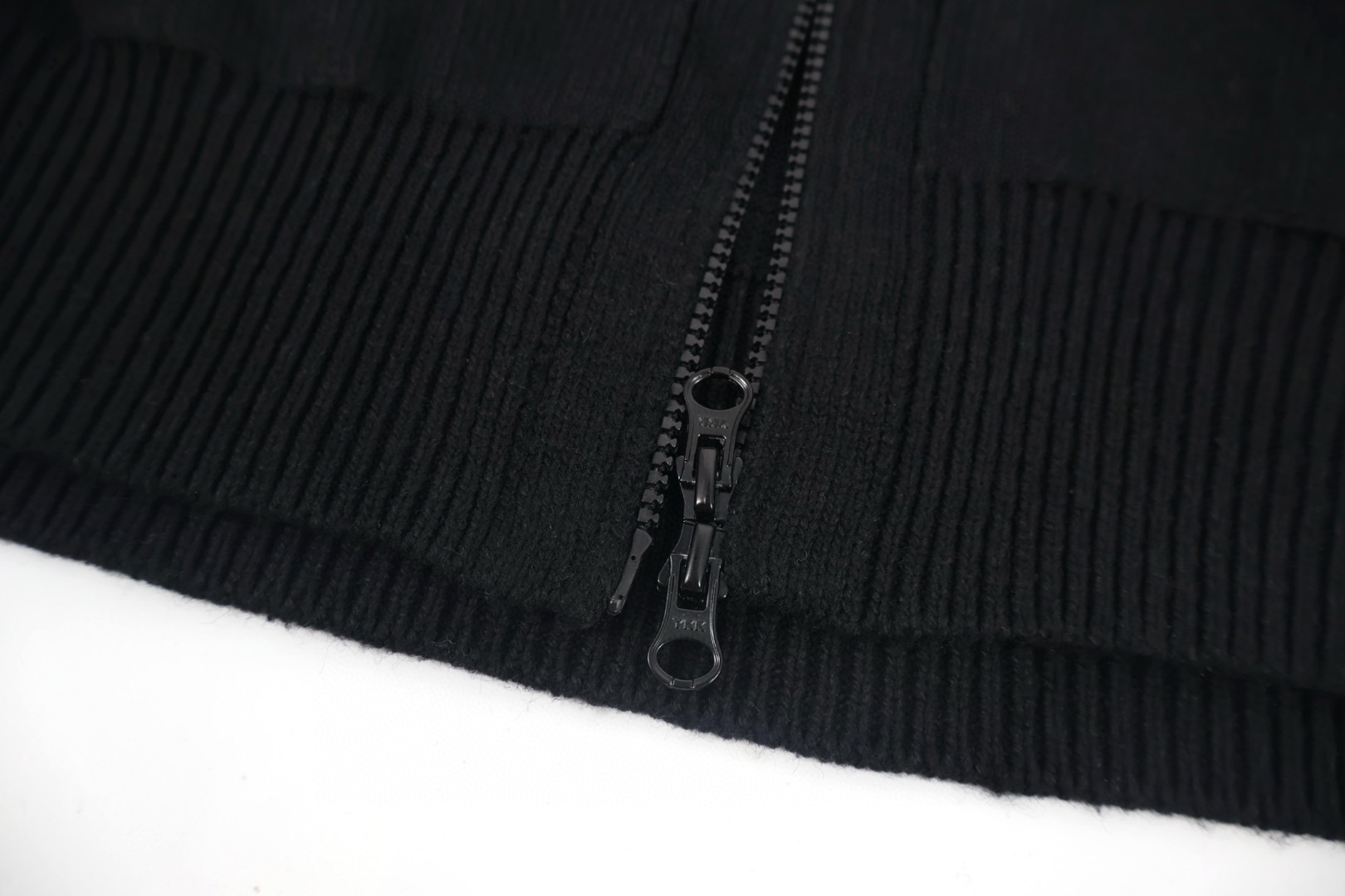 STONE ISLAND 石头岛 袖标羊毛针织拉链外套 毛衣 针织衫 长袖 黑色 B0 8115528FA-V0029